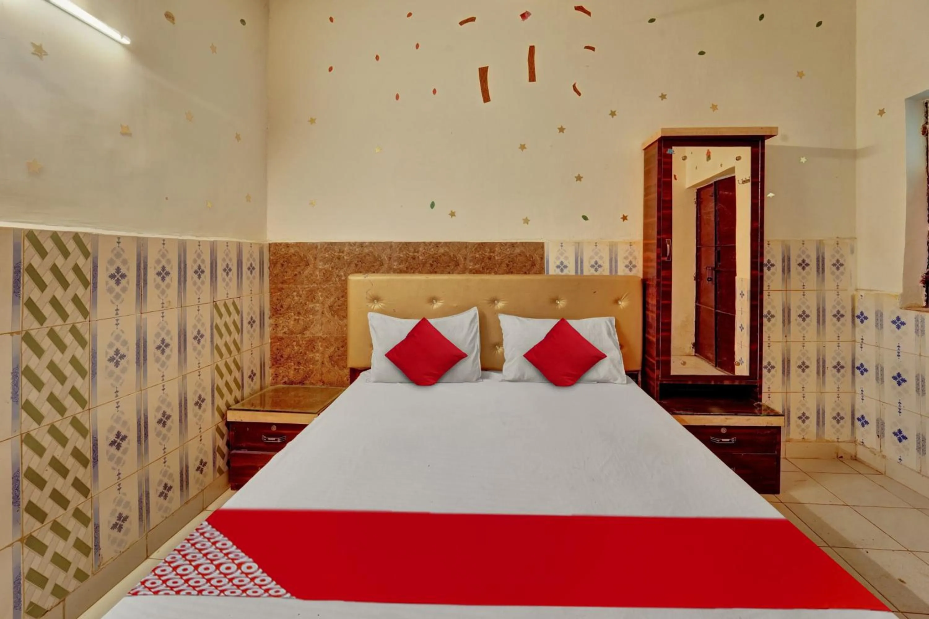 Bedroom in Hotel O Vaishali Garden