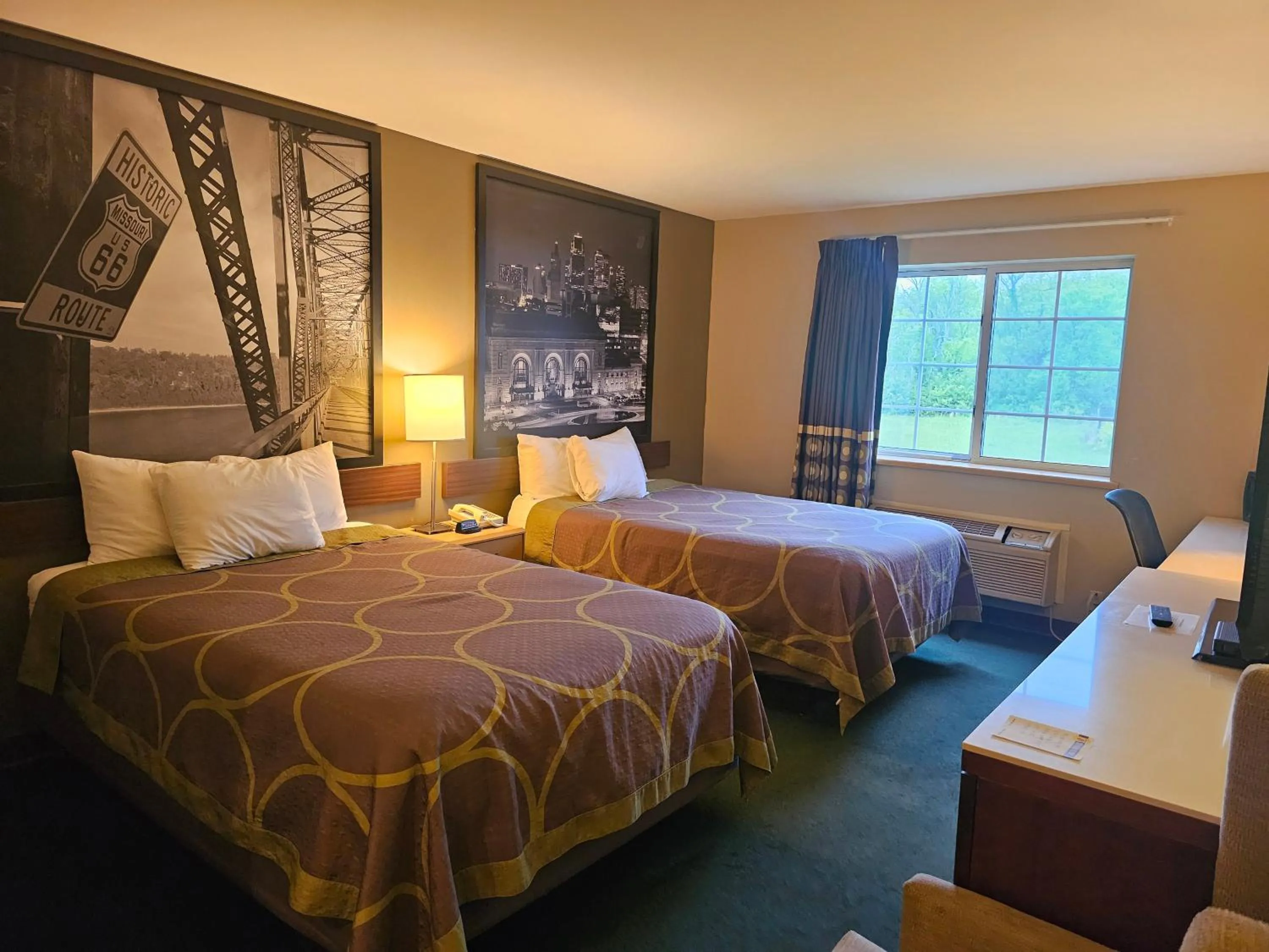 Bed in Super 8 by Wyndham Ava