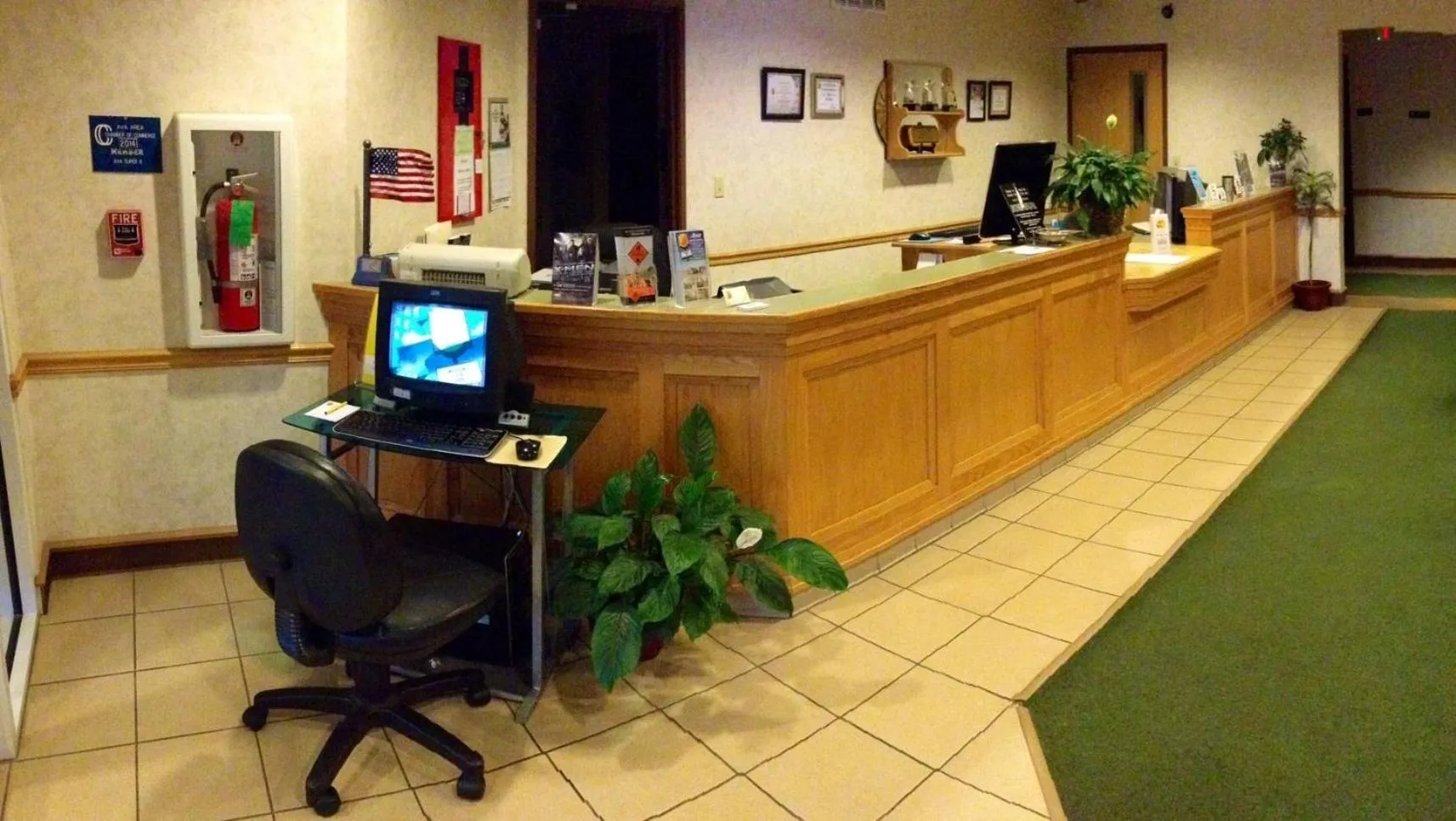 Lobby or reception in Super 8 by Wyndham Ava