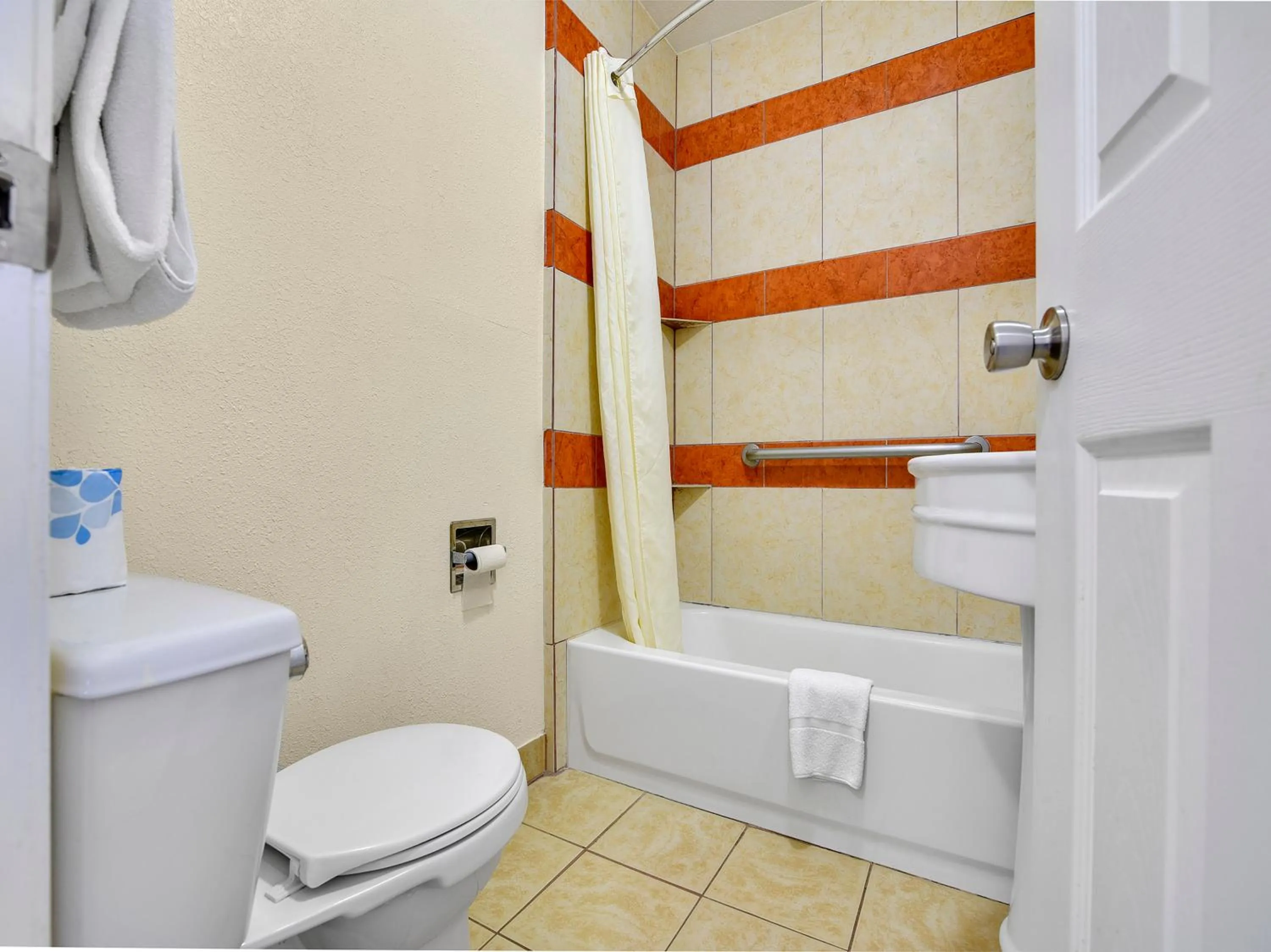 Bathroom in Route 66 Inn