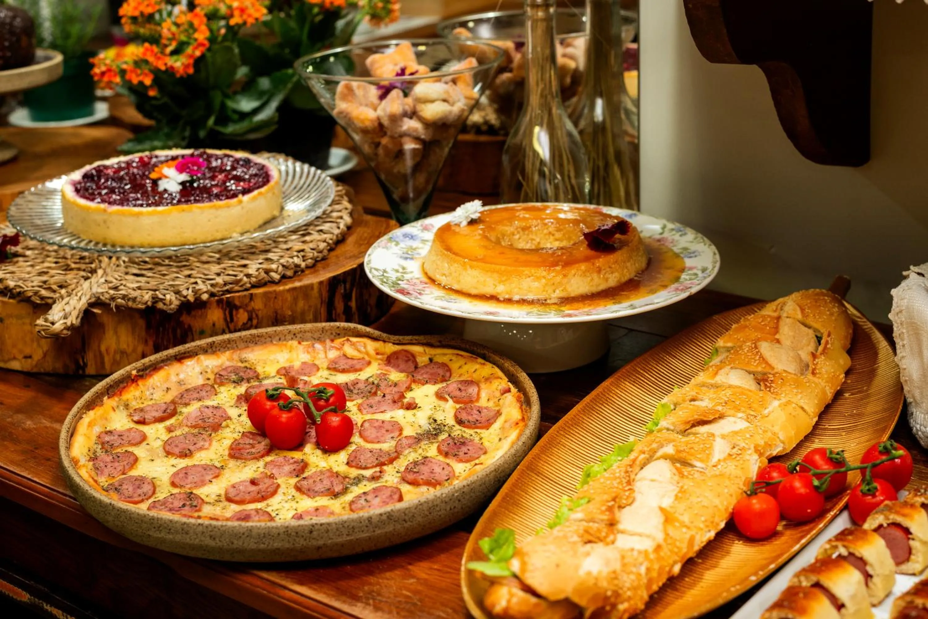 Buffet breakfast in Pousada Paraíso Tropical