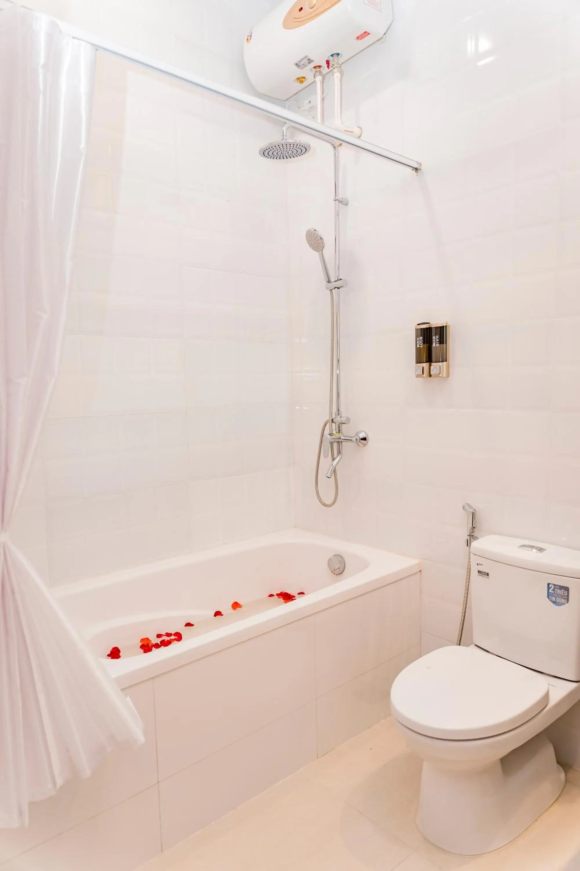 Shower in Bình An Nhiên hotel