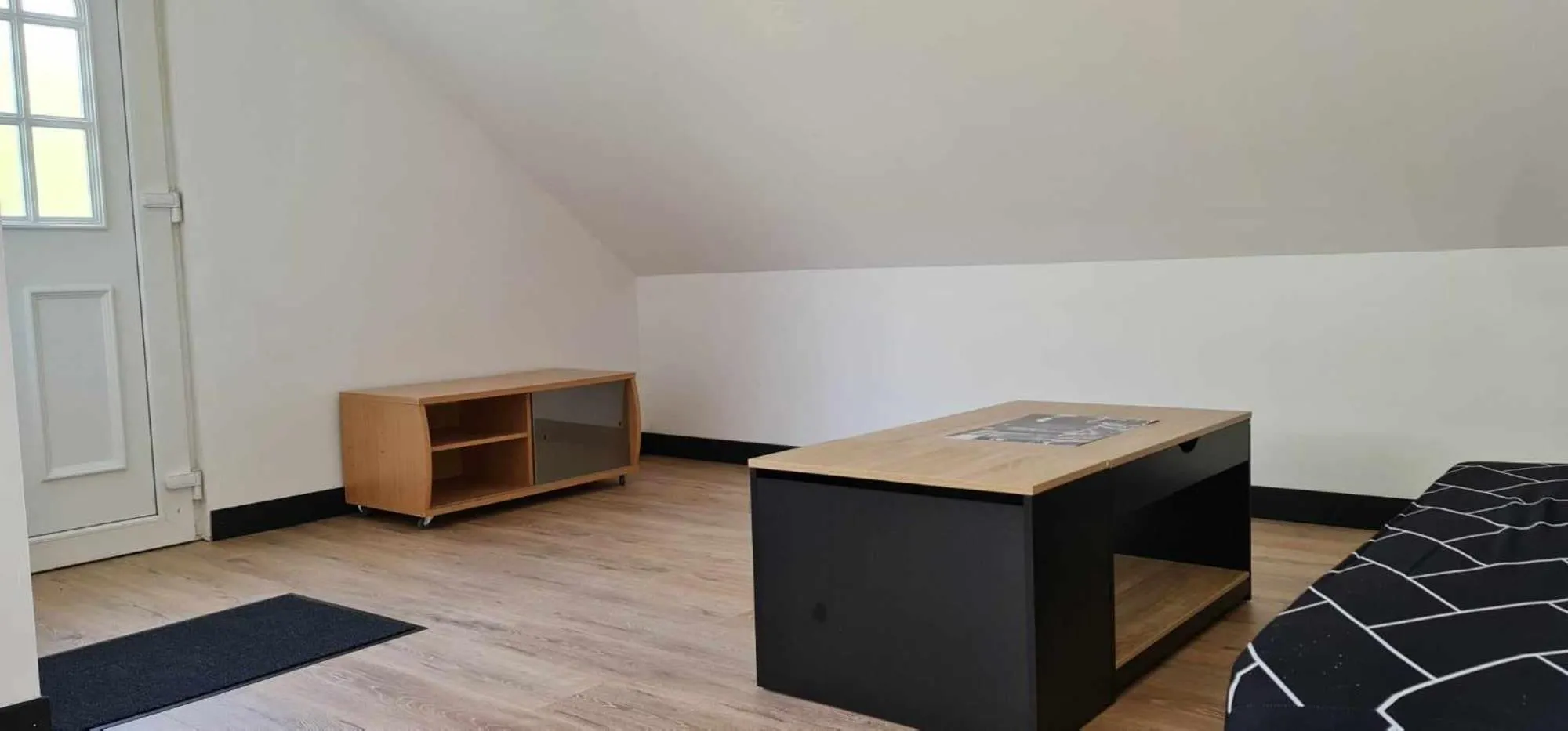 Seating area, Bed in Chez Julie