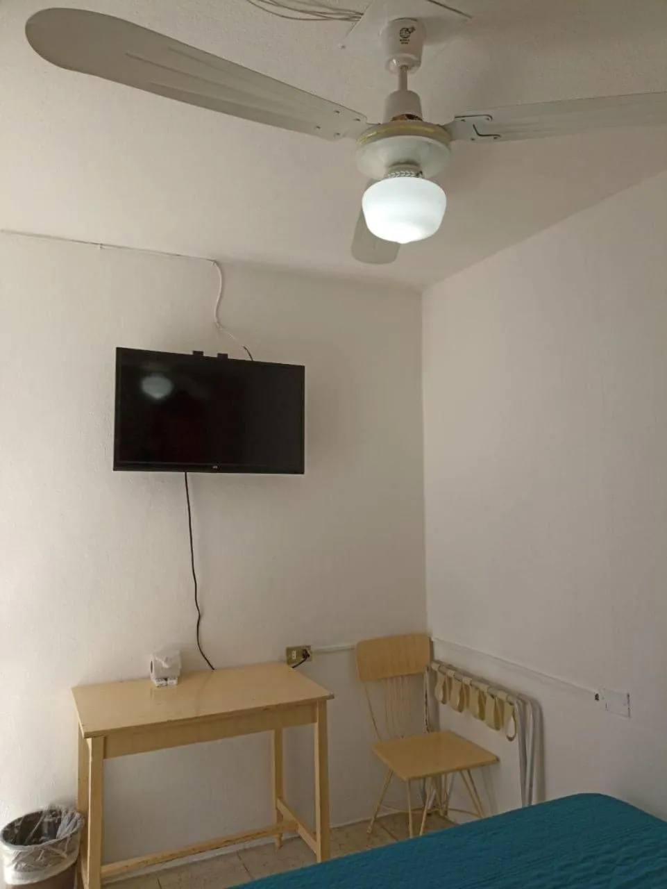 Bed in Hotel Metropolitan II