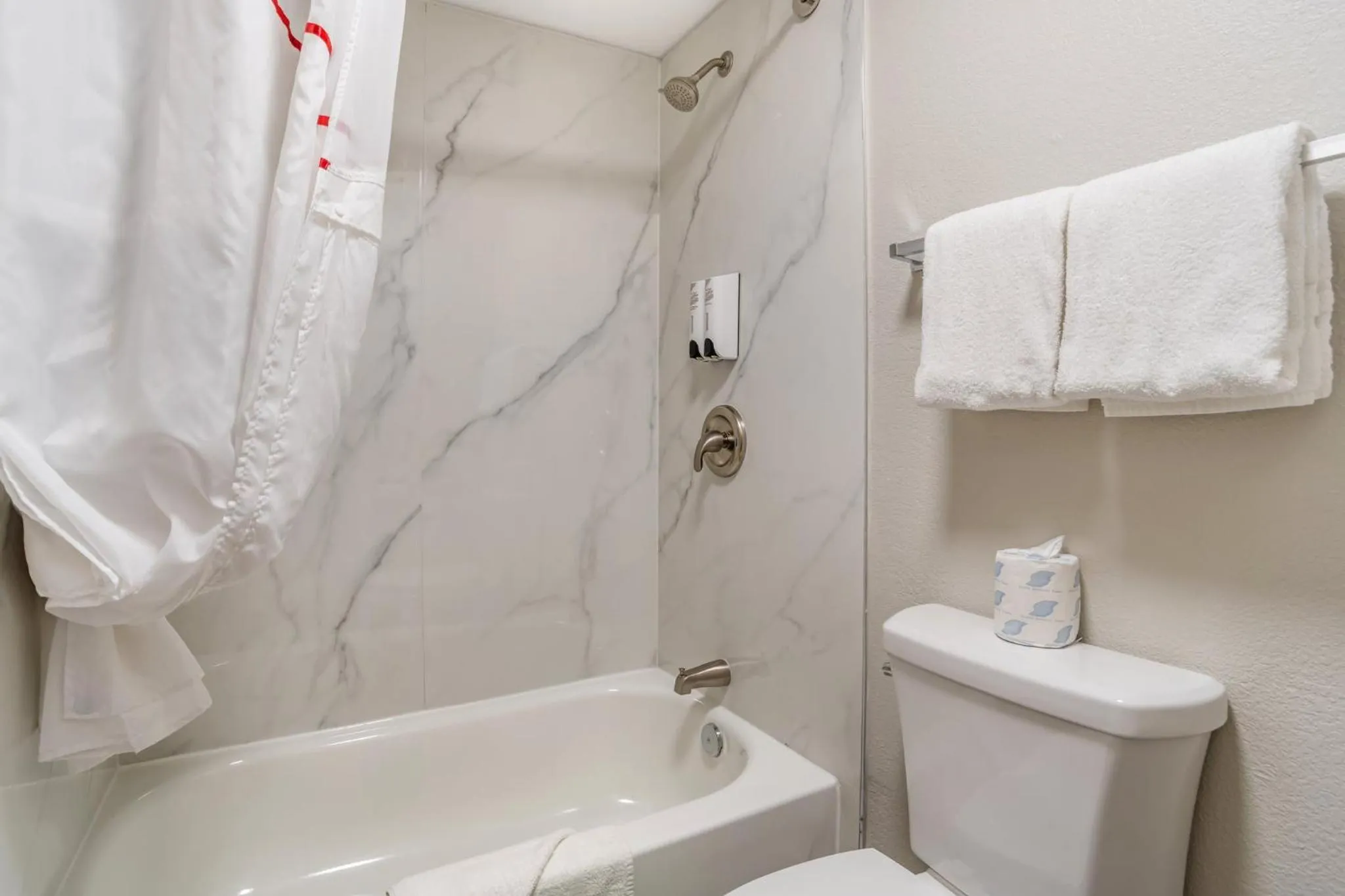 Bathroom in Red Roof Inn Greenville