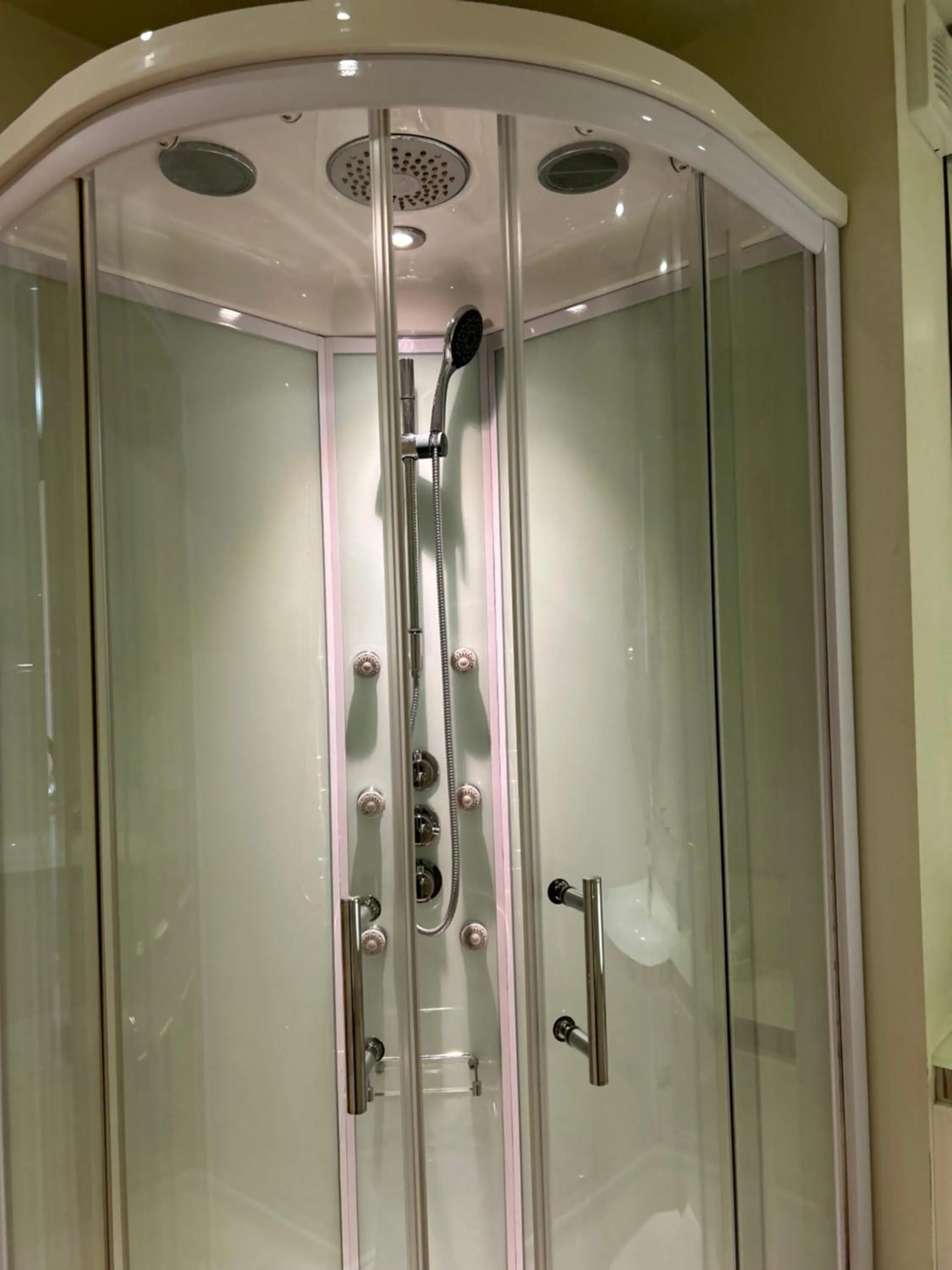 Shower in Moresby Hall Country House Hotel