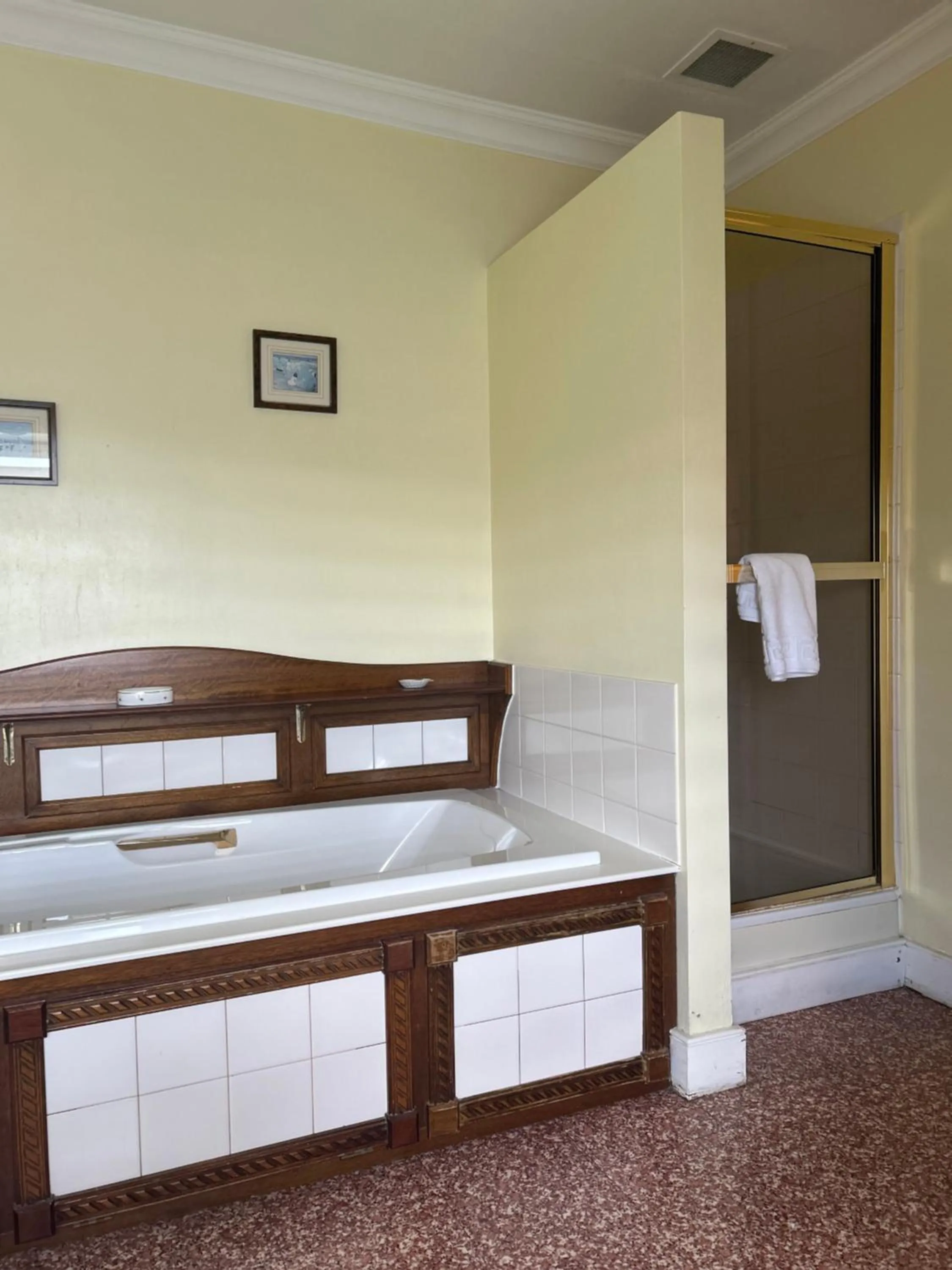 Bath, Bed in Moresby Hall Country House Hotel