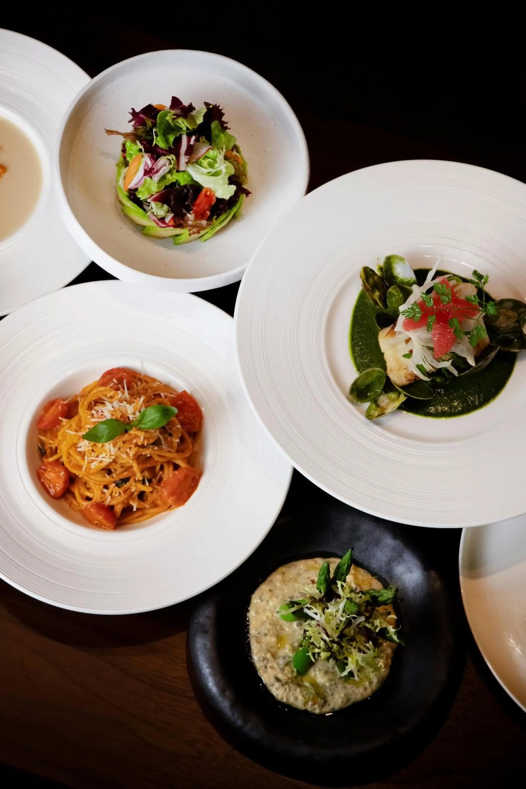 Food and drinks in Artyzen NEW BUND 31 Shanghai Qiantan