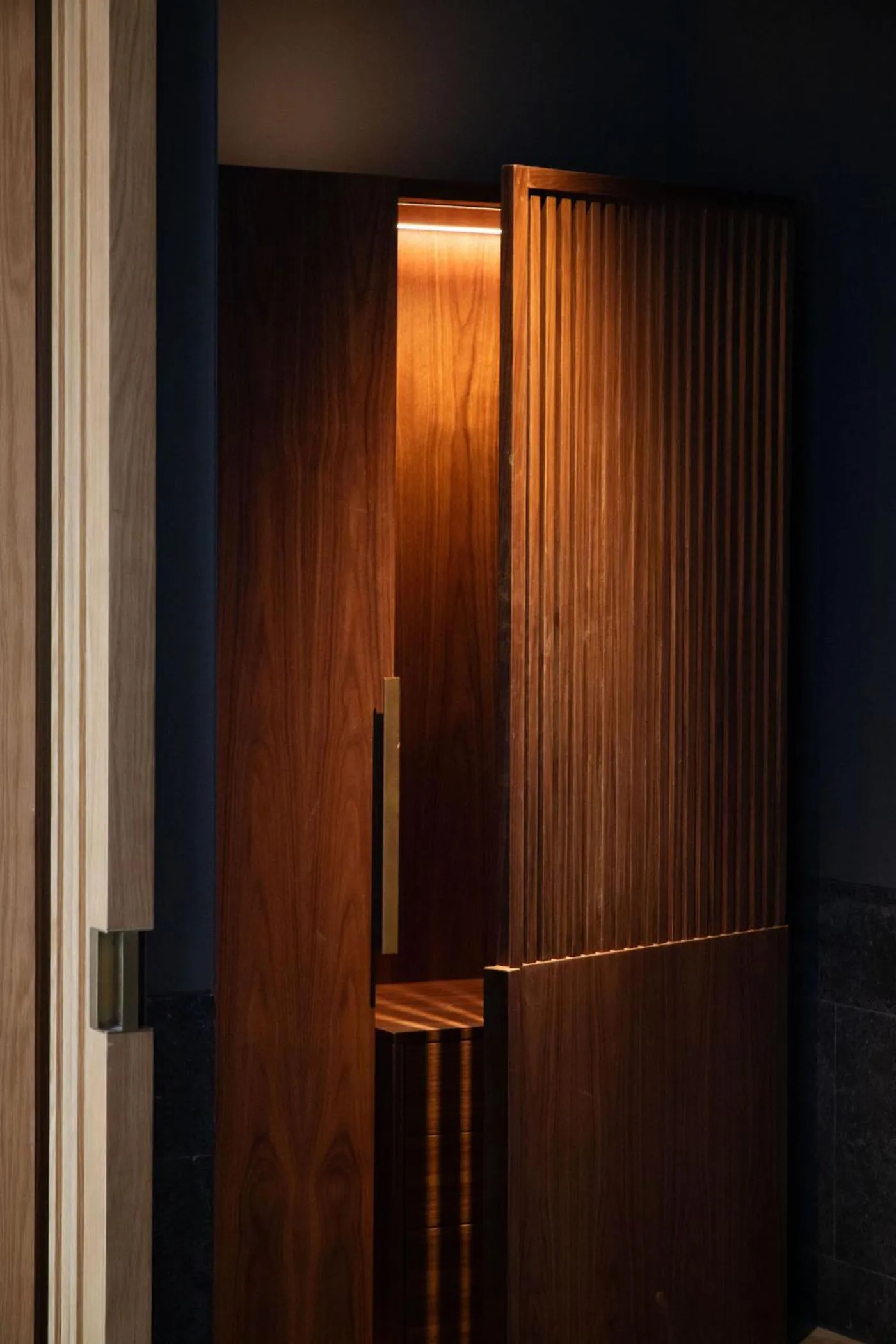 wardrobe in Artyzen NEW BUND 31 Shanghai Qiantan