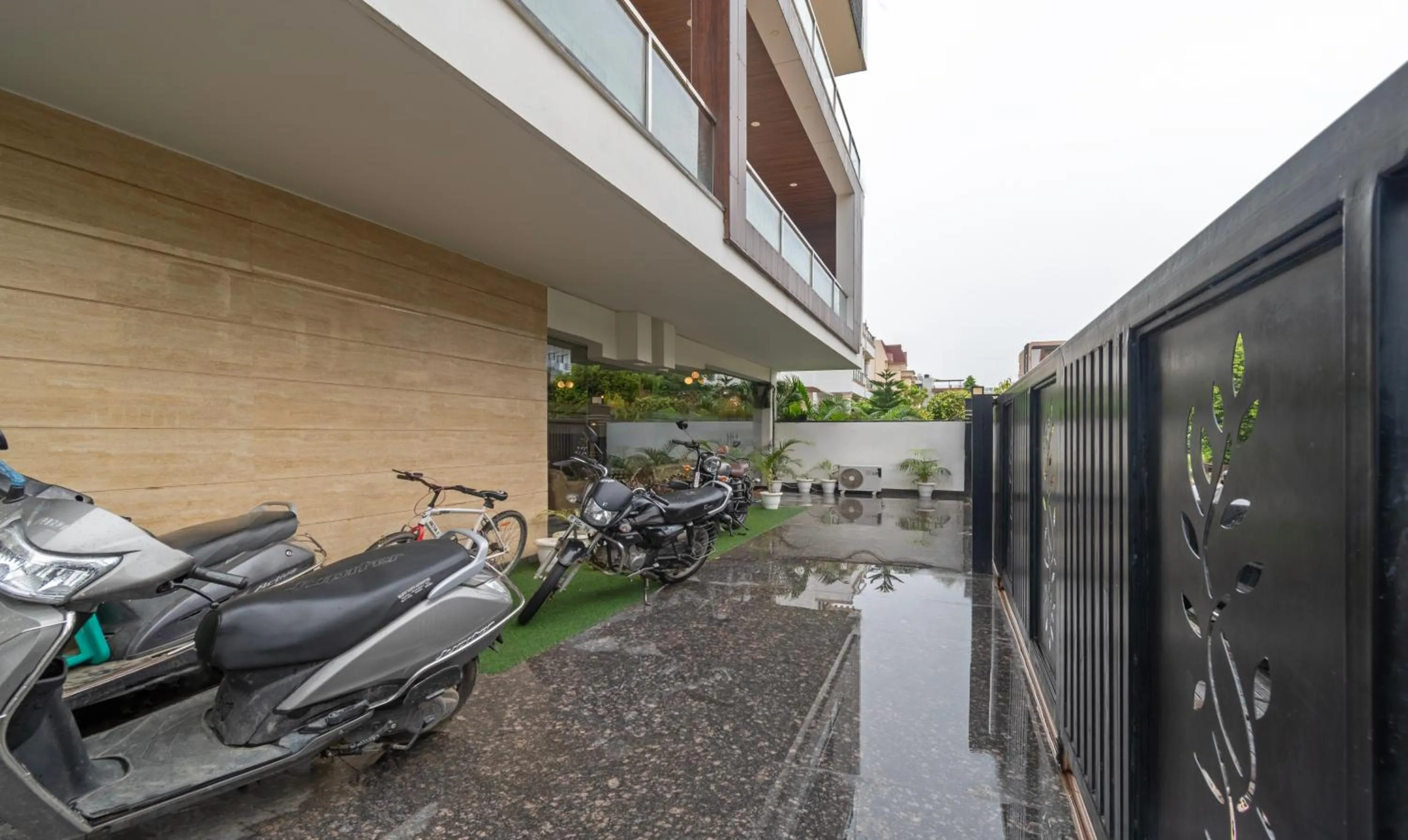 Parking in Treebo Trend Mr J - Sec 51