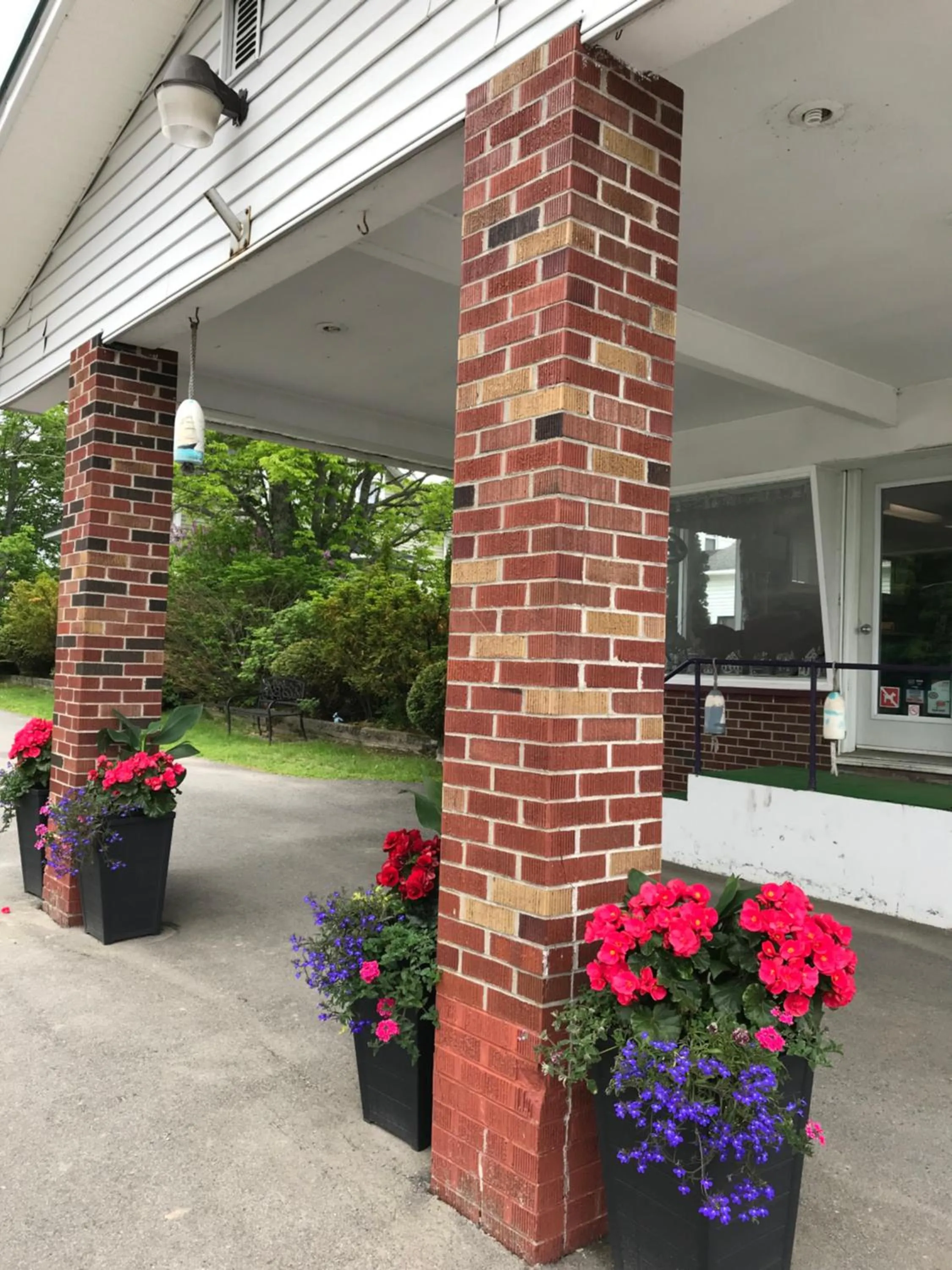 Facade/entrance in Winsome Inn