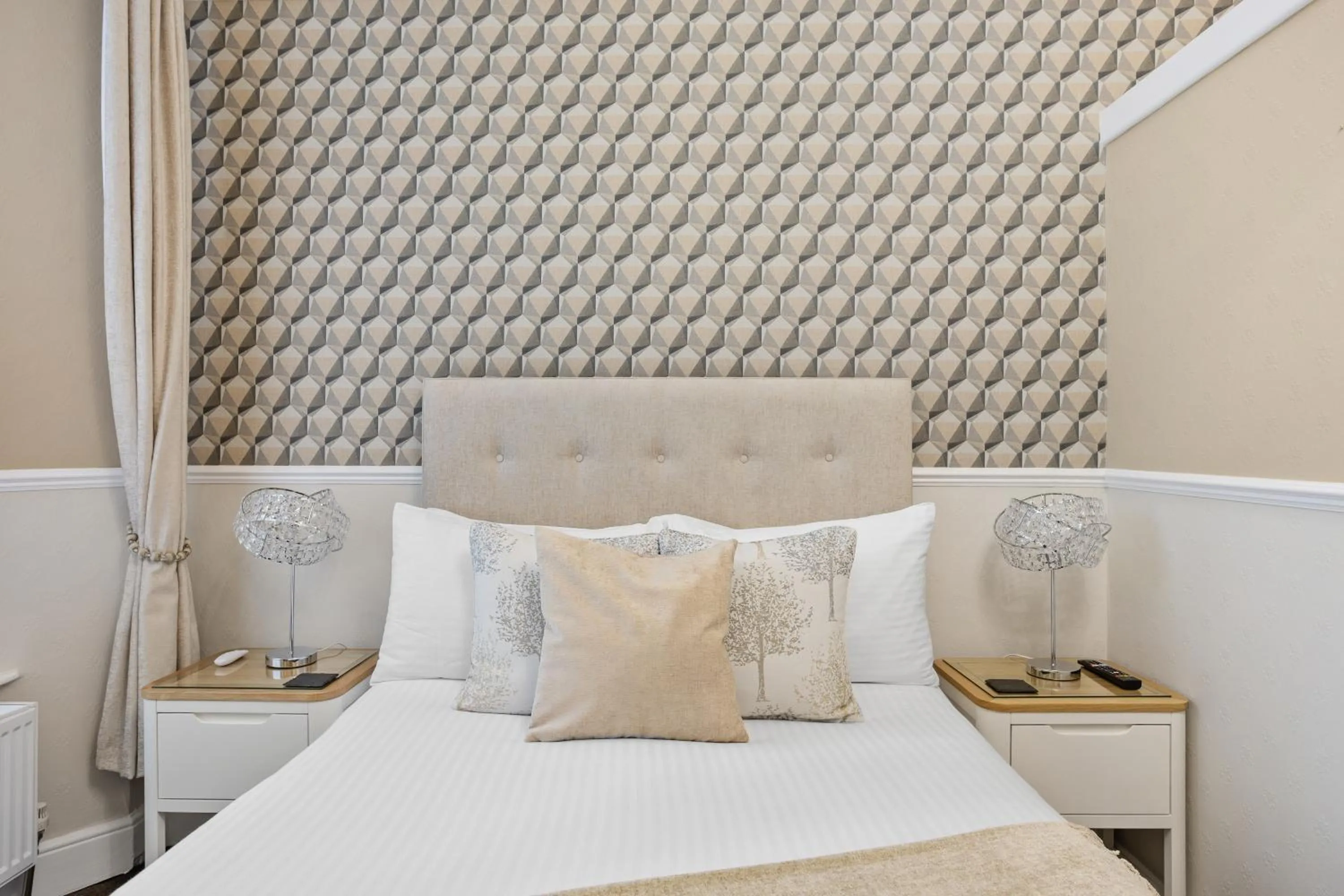 Bedroom, Bed in Kethla House