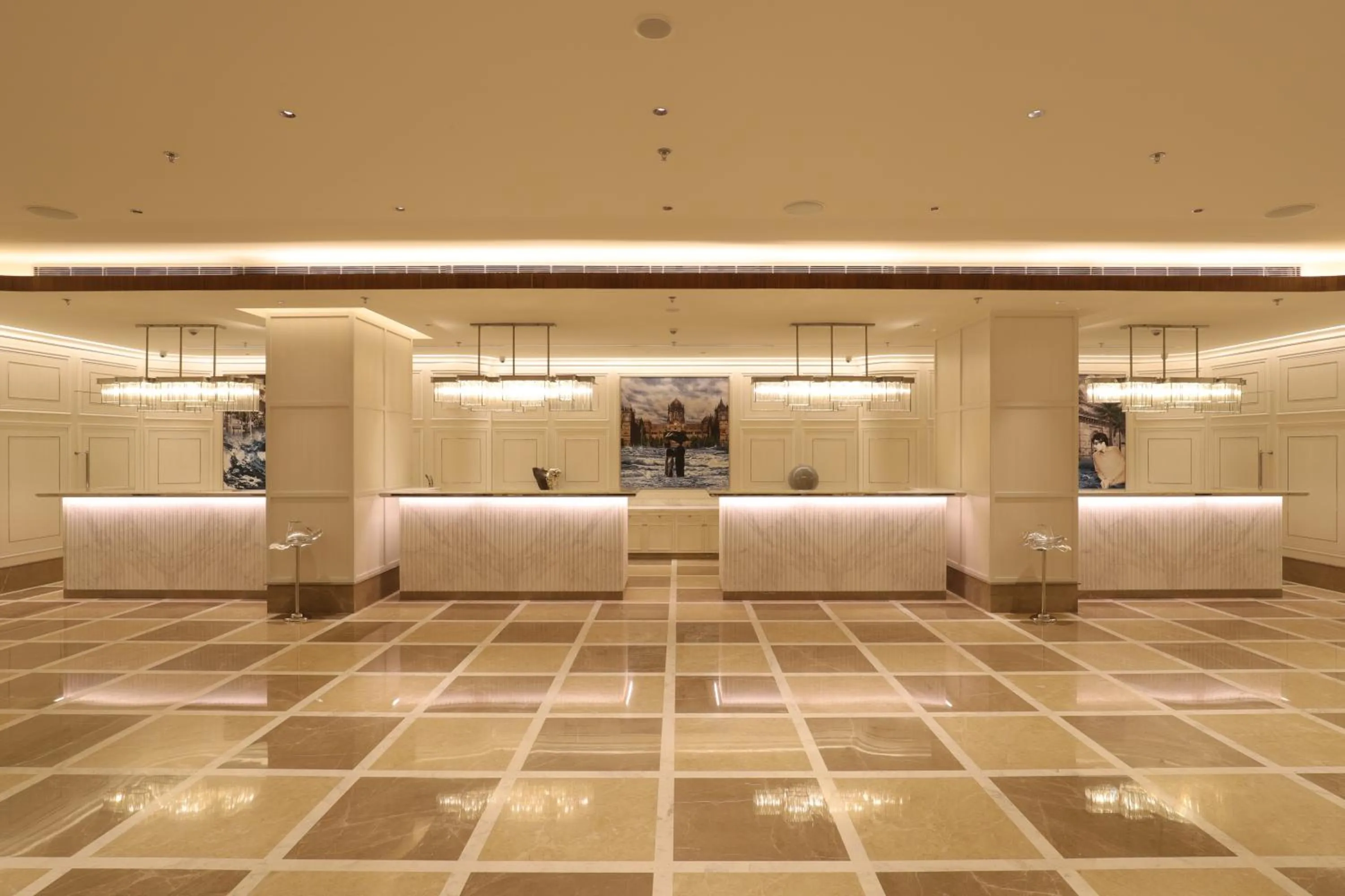Lobby or reception in Aurika, Mumbai International Airport - Luxury by Lemon Tree Hotels