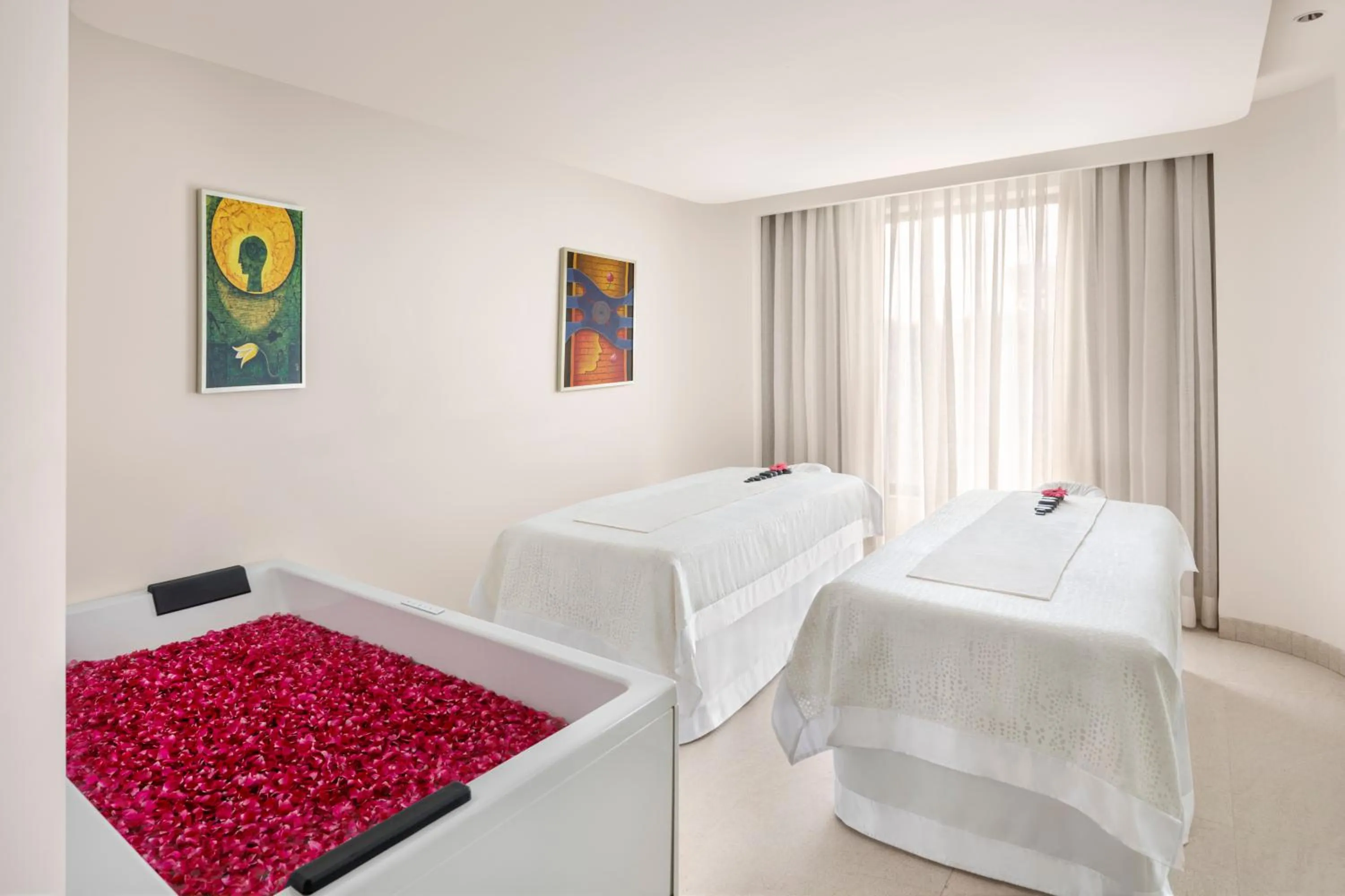 Spa and wellness centre/facilities, Bed in Aurika, Mumbai International Airport - Luxury by Lemon Tree Hotels