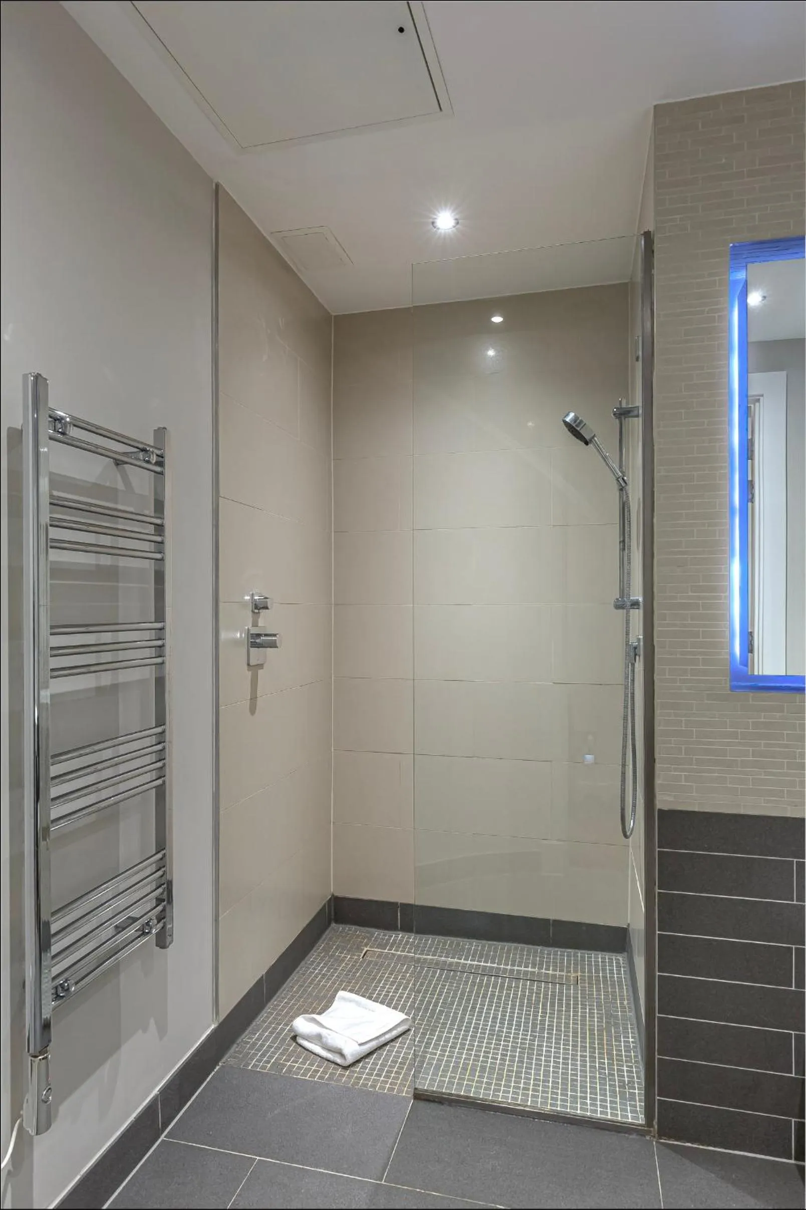Bathroom in Grays Inn by Aeria Apartments