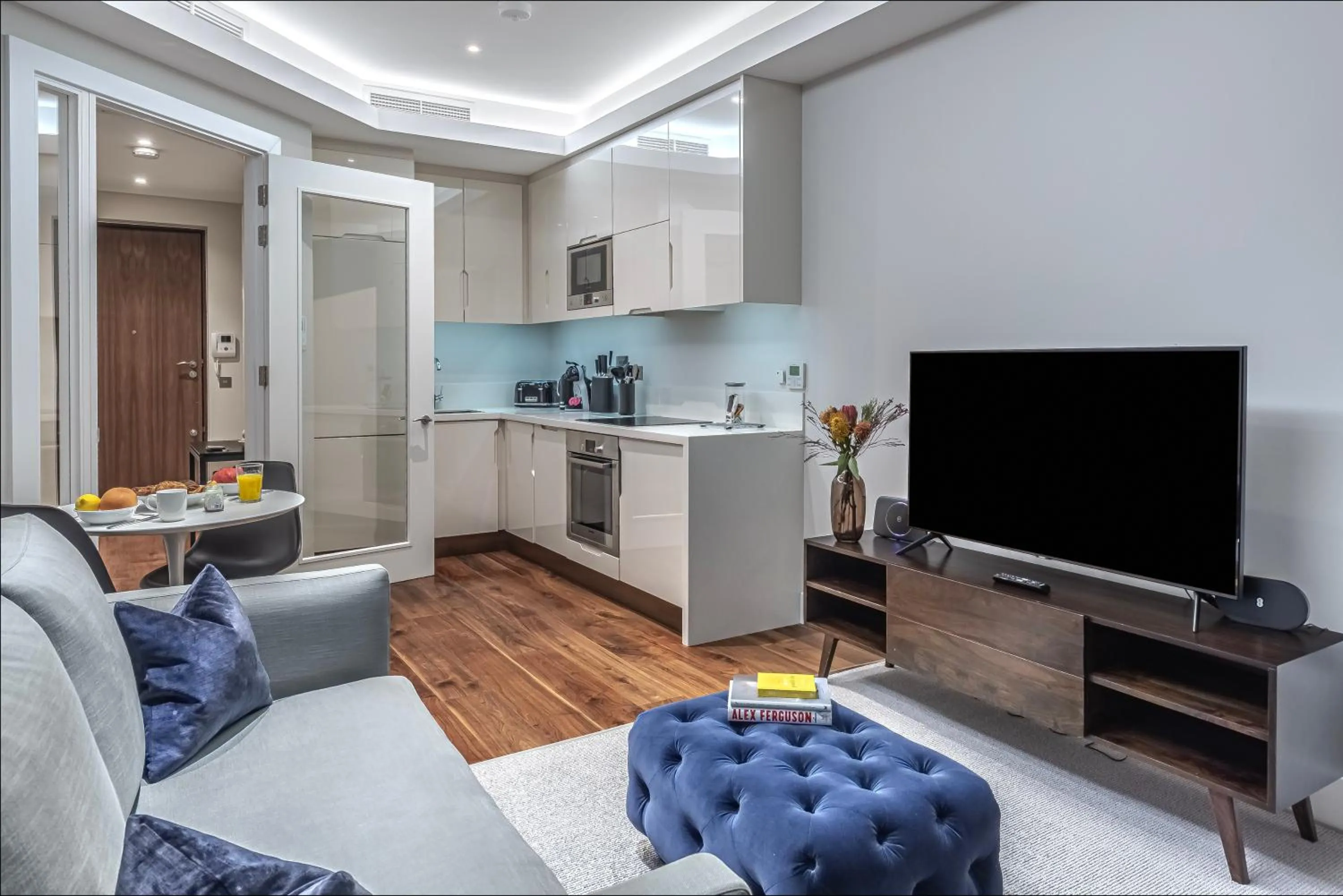 Dining area in Grays Inn by Aeria Apartments