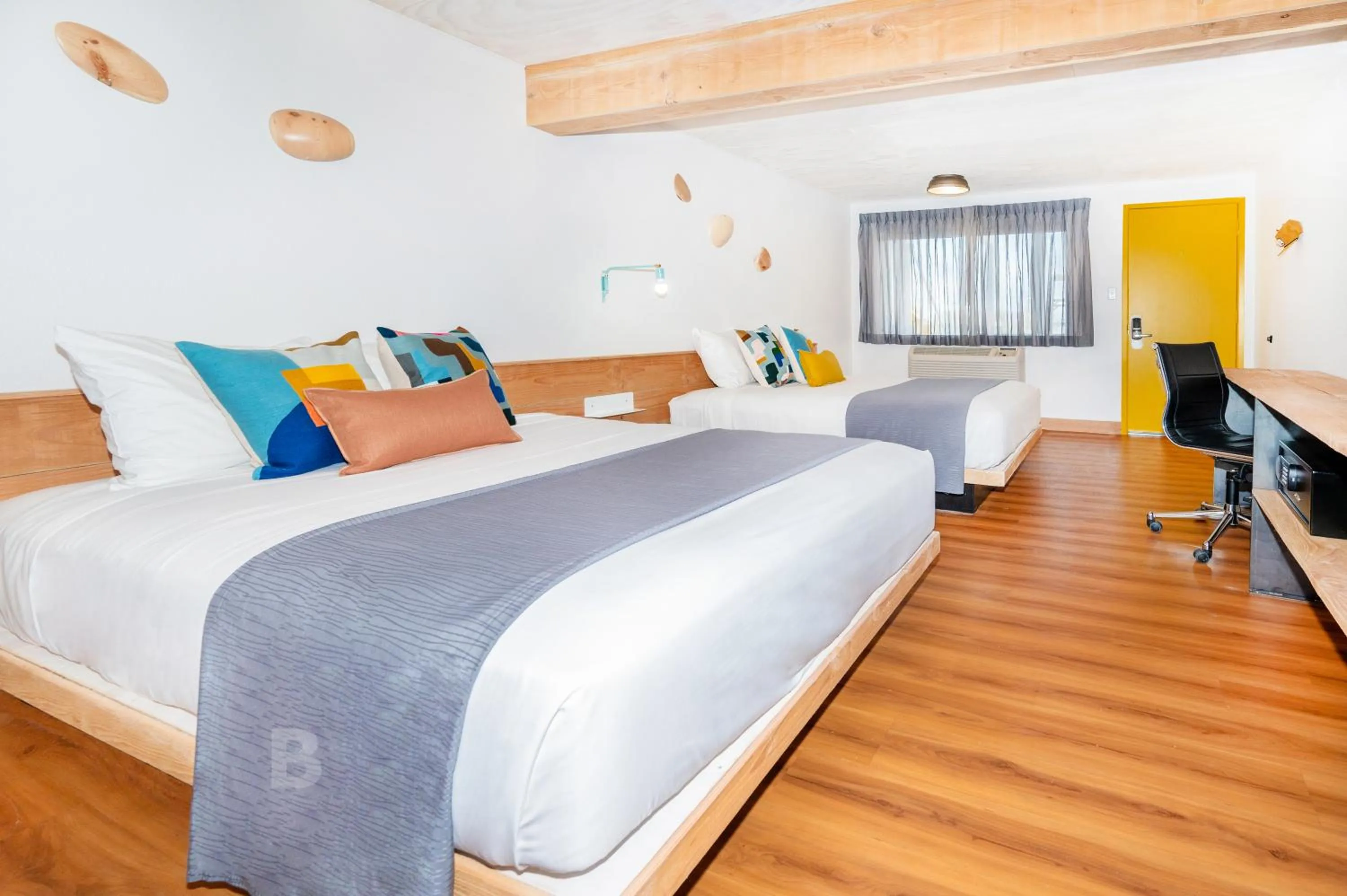 Bed in Anacortes Inn