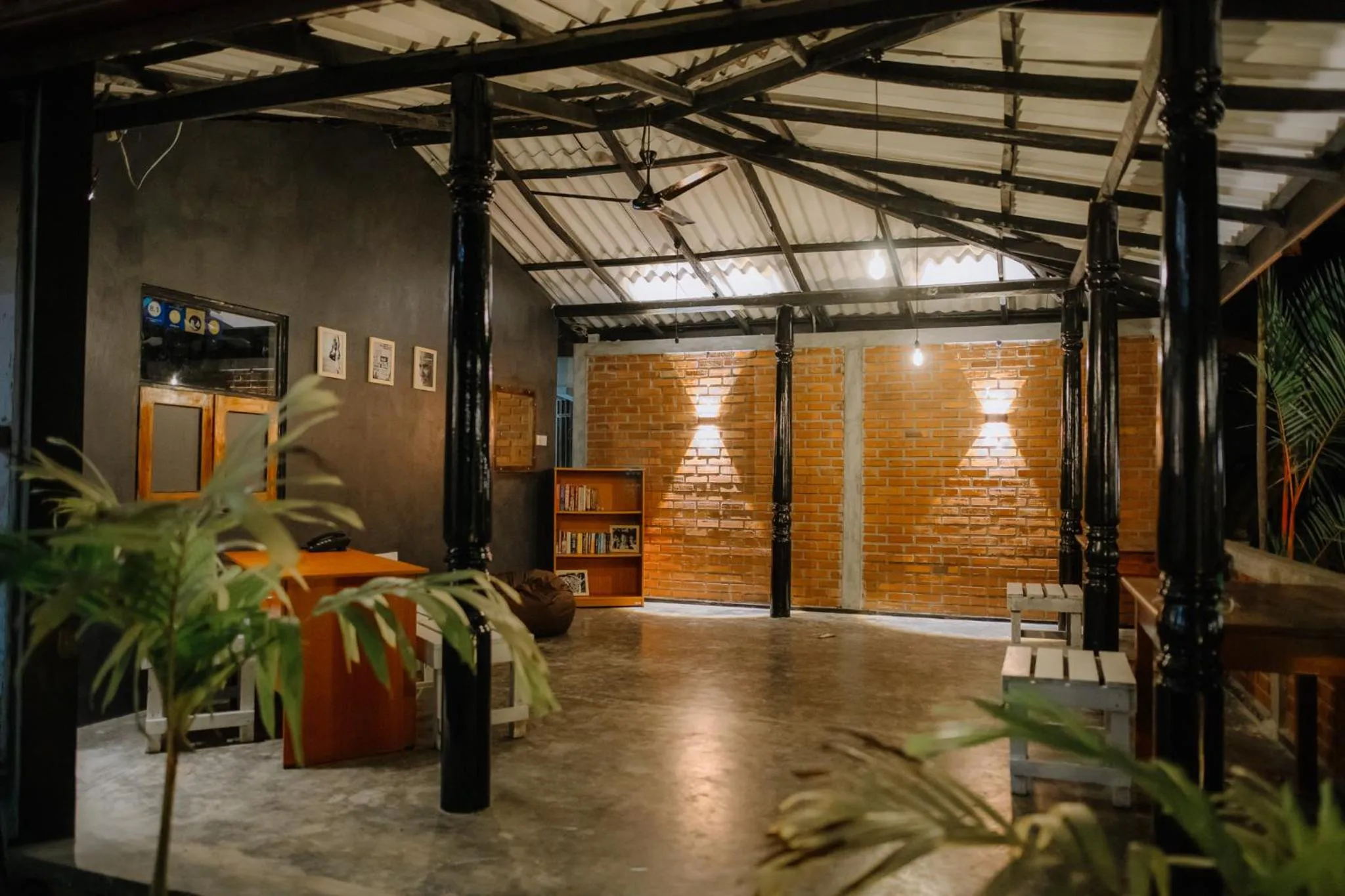 Restaurant/places to eat in Celestial Inn