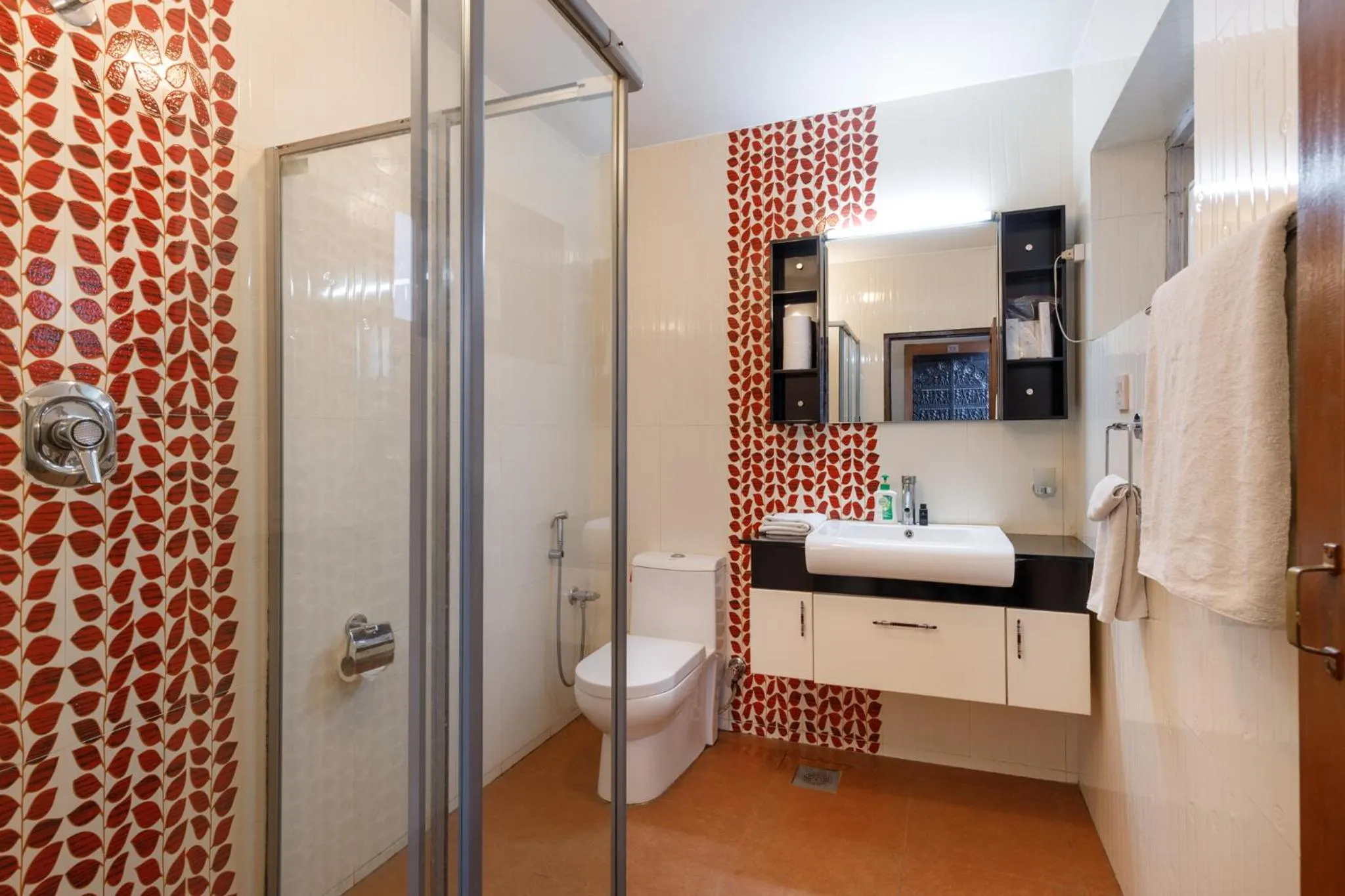 Shower in Shaligram Hotel