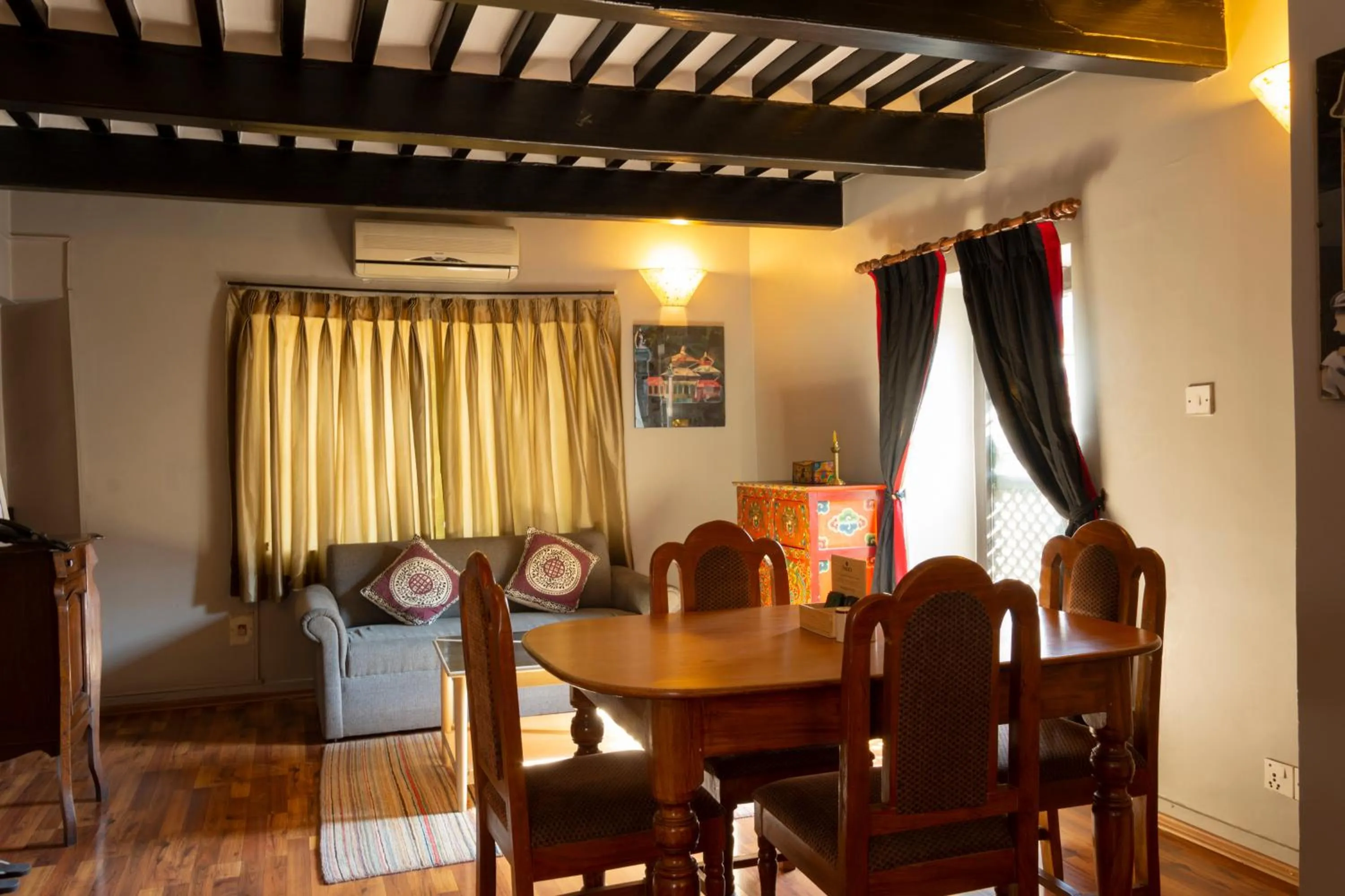 Living room in Shaligram Hotel