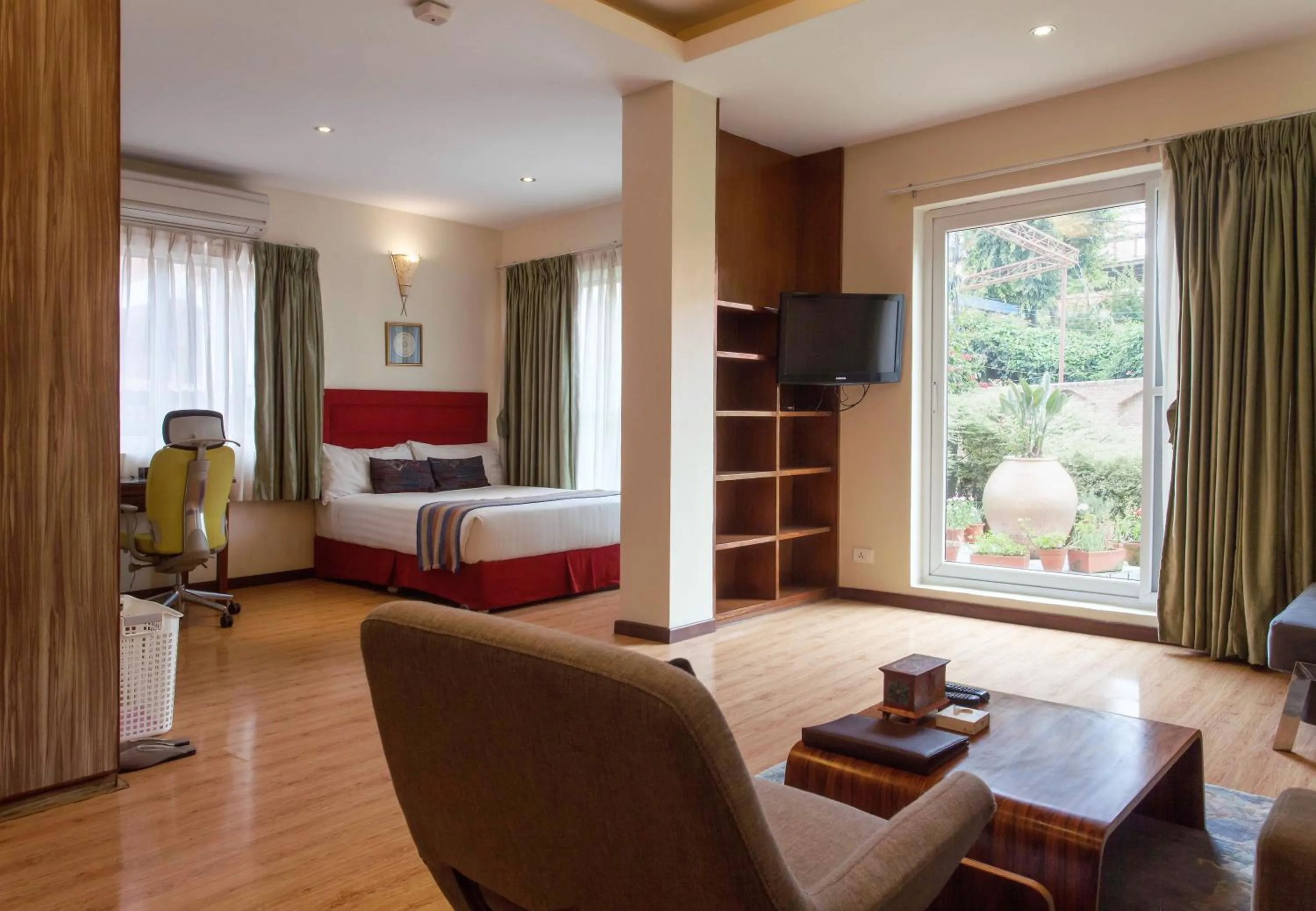 Bedroom, Bed in Shaligram Hotel