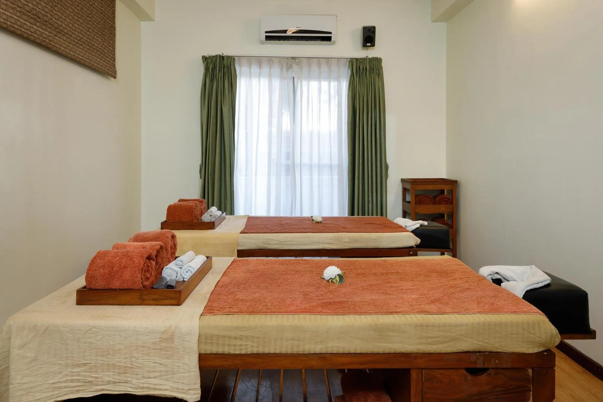 Massage, Bed in Shaligram Hotel