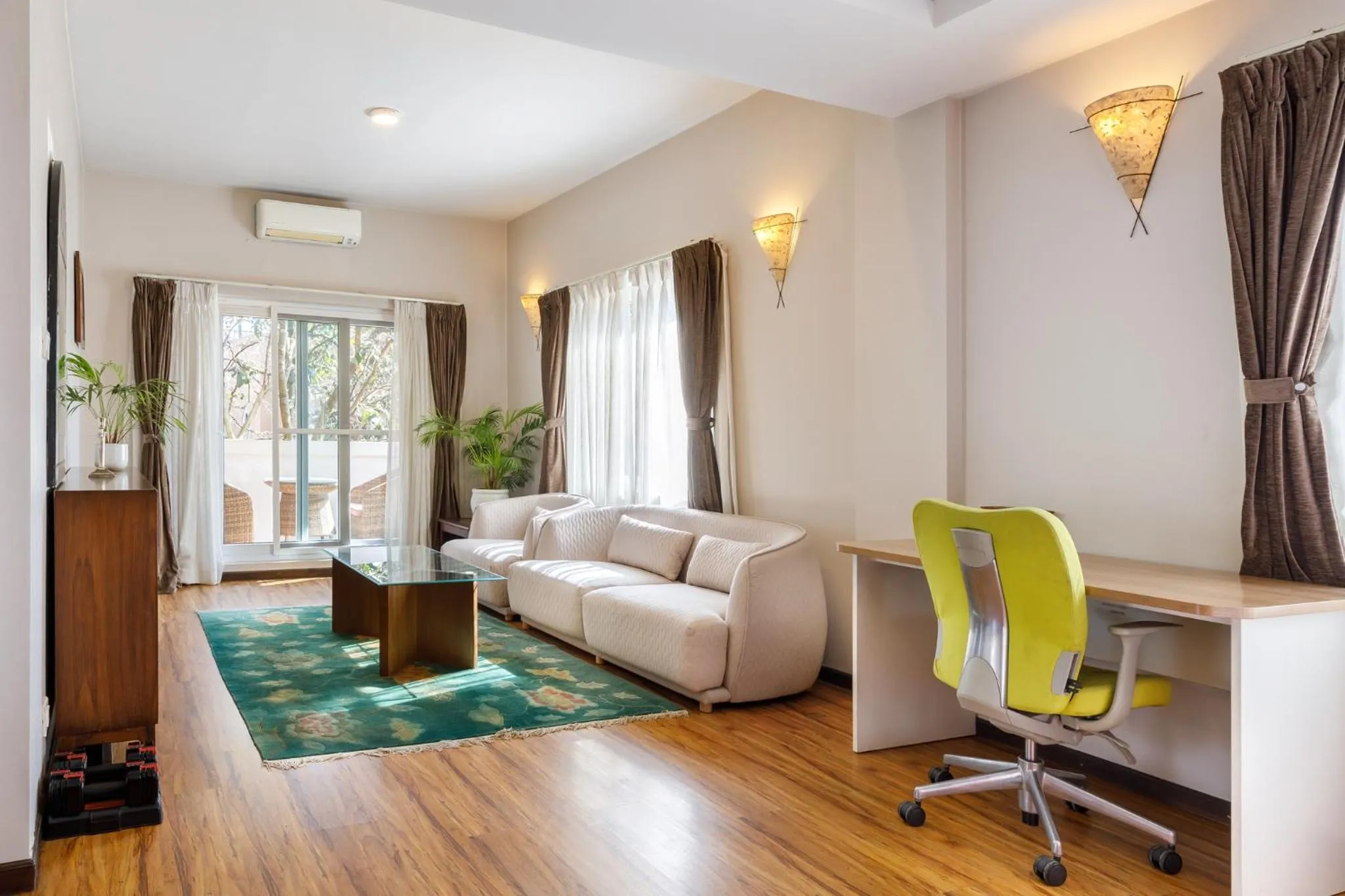 Living room in Shaligram Hotel