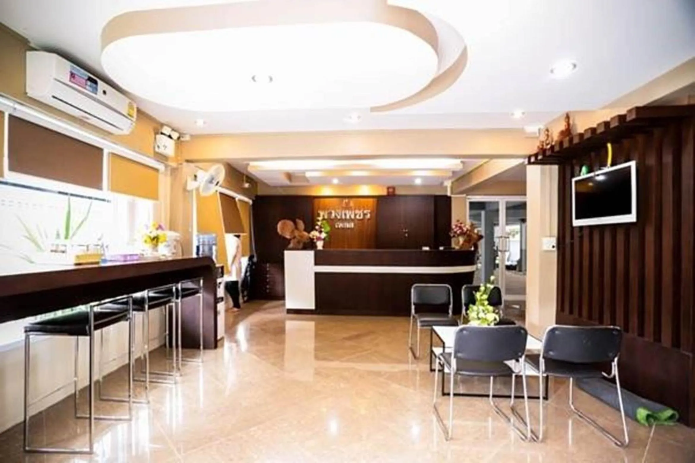 Lobby or reception in Puangpech Place