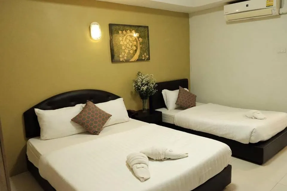 Bed in Puangpech Place