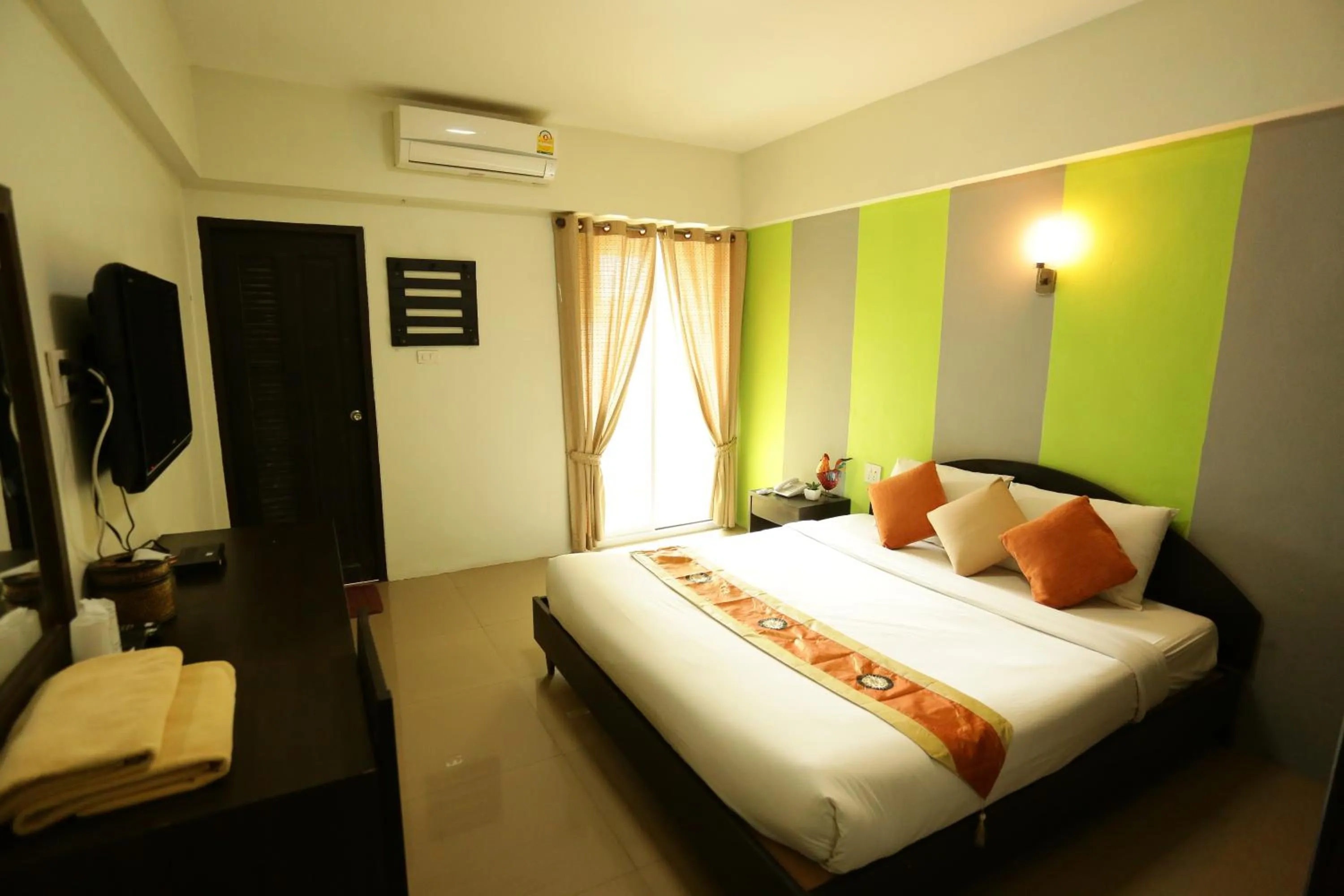 Bed in Puangpech Place