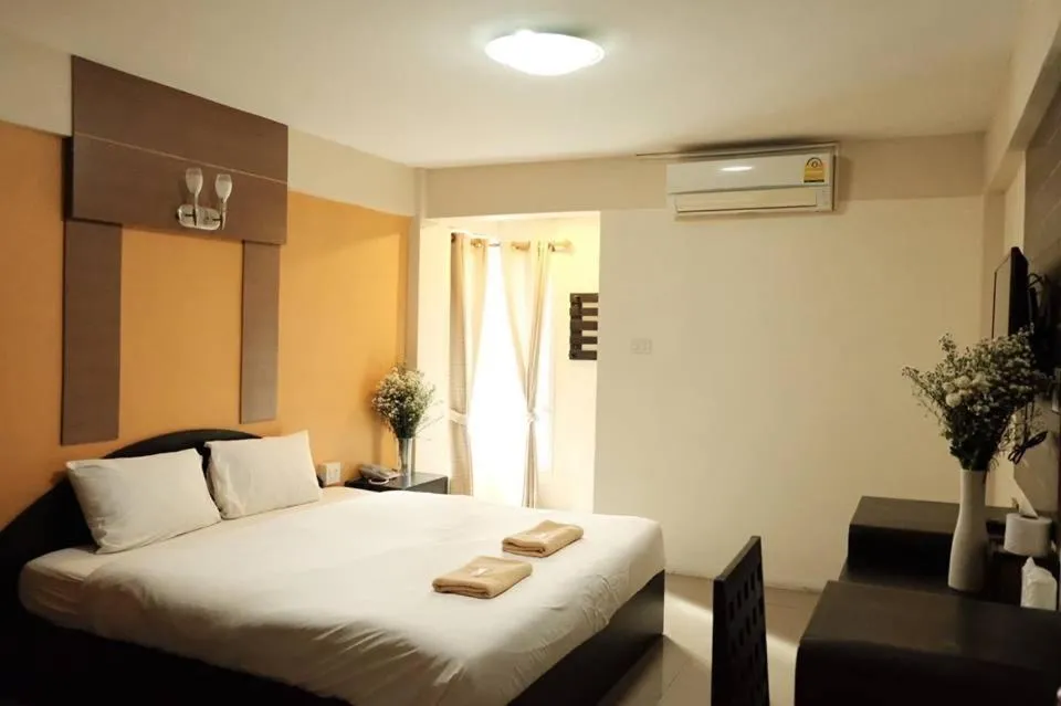 Bed in Puangpech Place