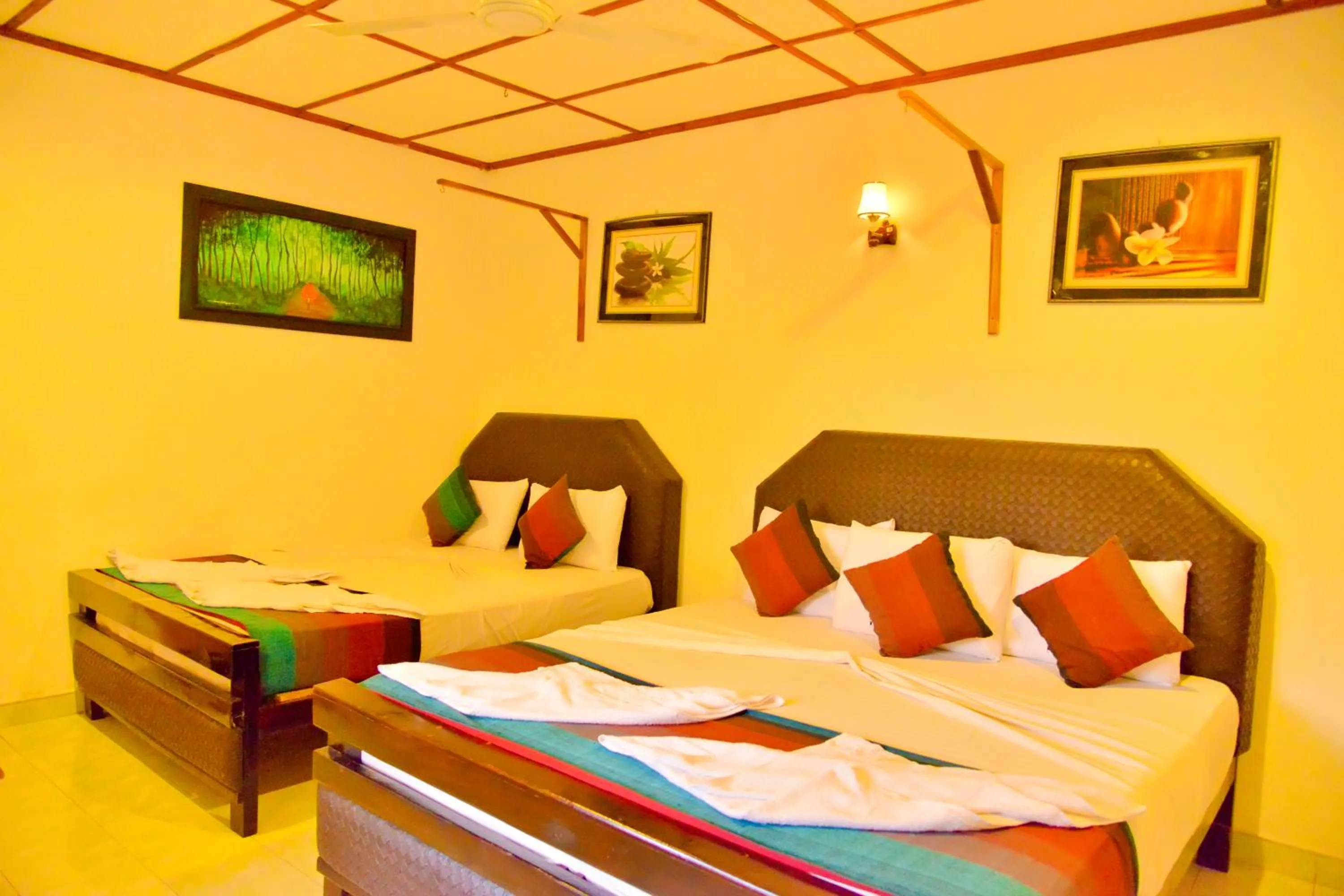 Bed in Thilaka City Hotel
