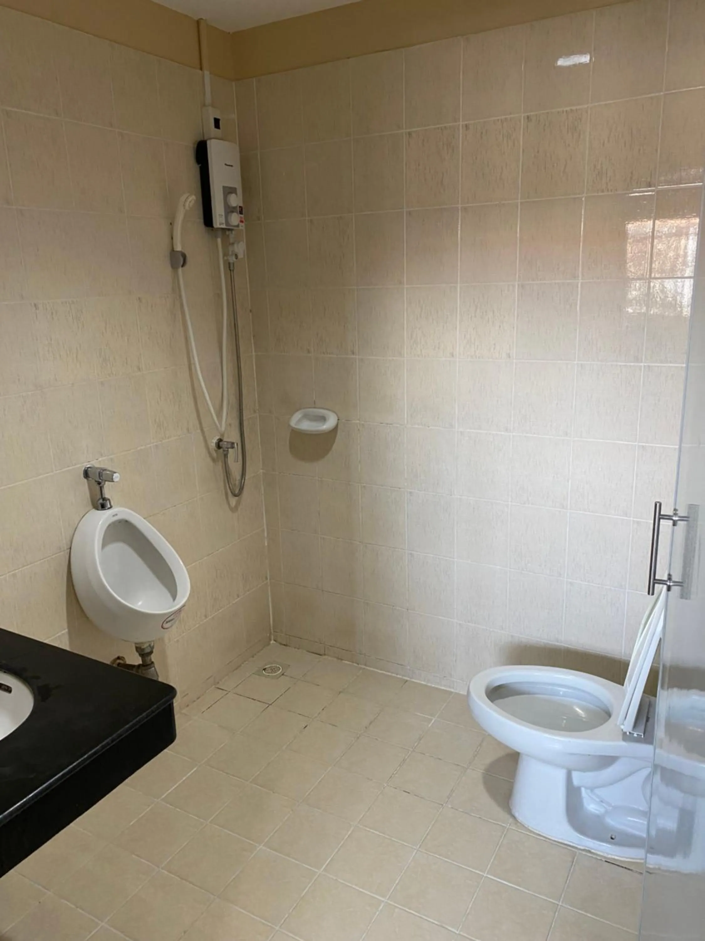 Shower in Orient House