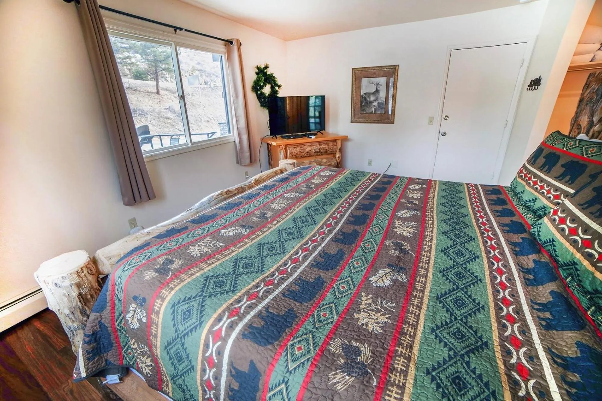 Bed in Fawn Valley Inn- 267 condo