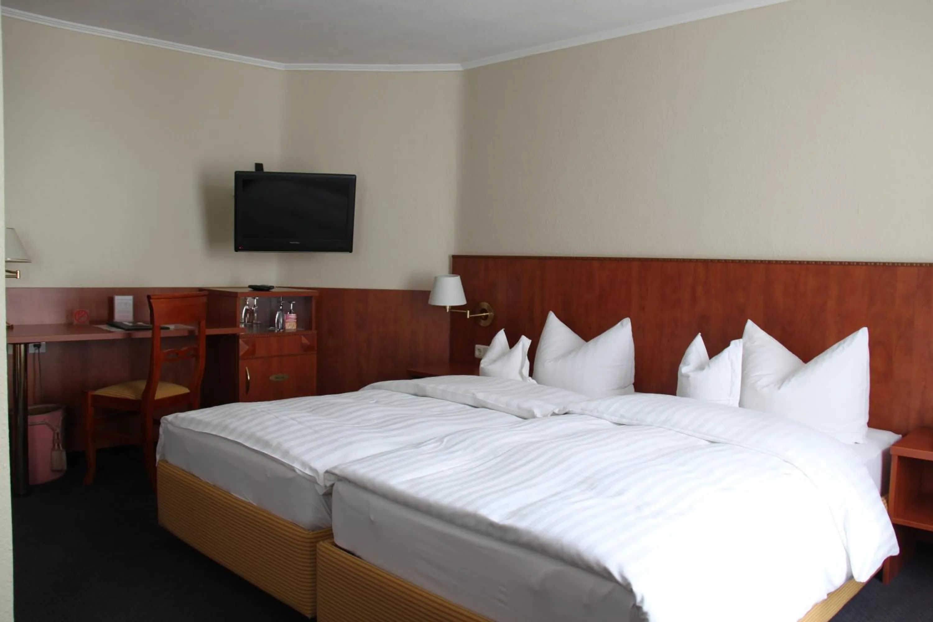 Bed in Hotel Rheinischer Hof