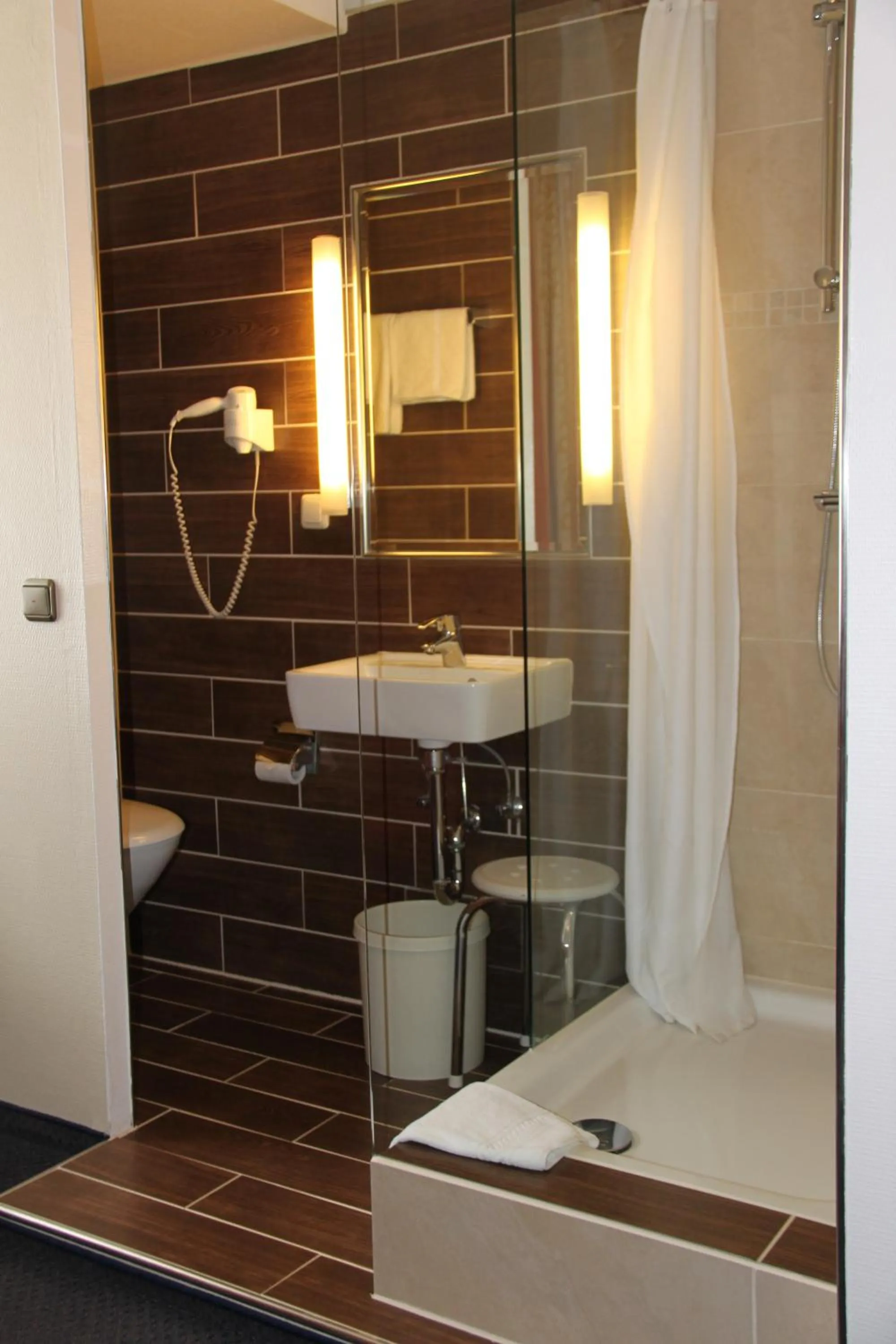 Bathroom in Hotel Rheinischer Hof