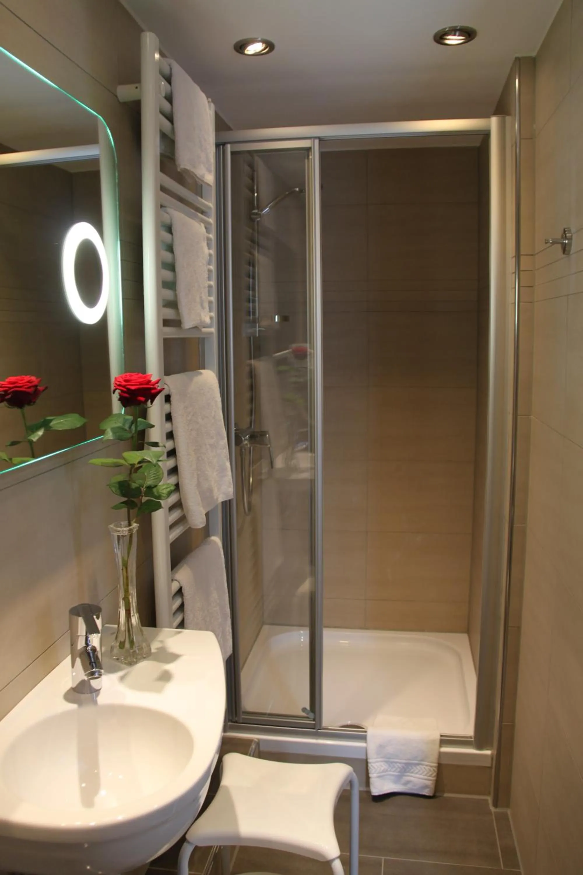 Bathroom in Hotel Rheinischer Hof