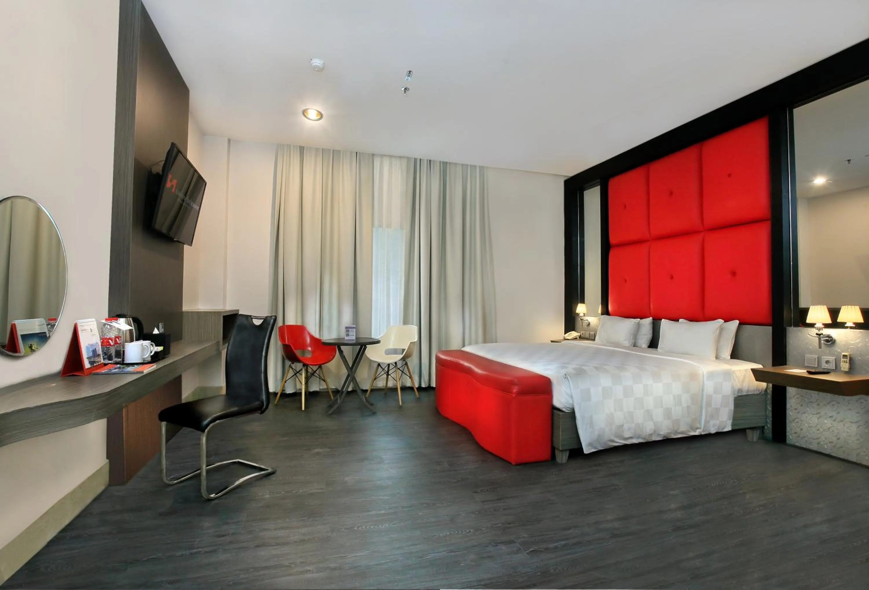 Photo of the whole room, Bed in Swiss-Belcourt Makassar