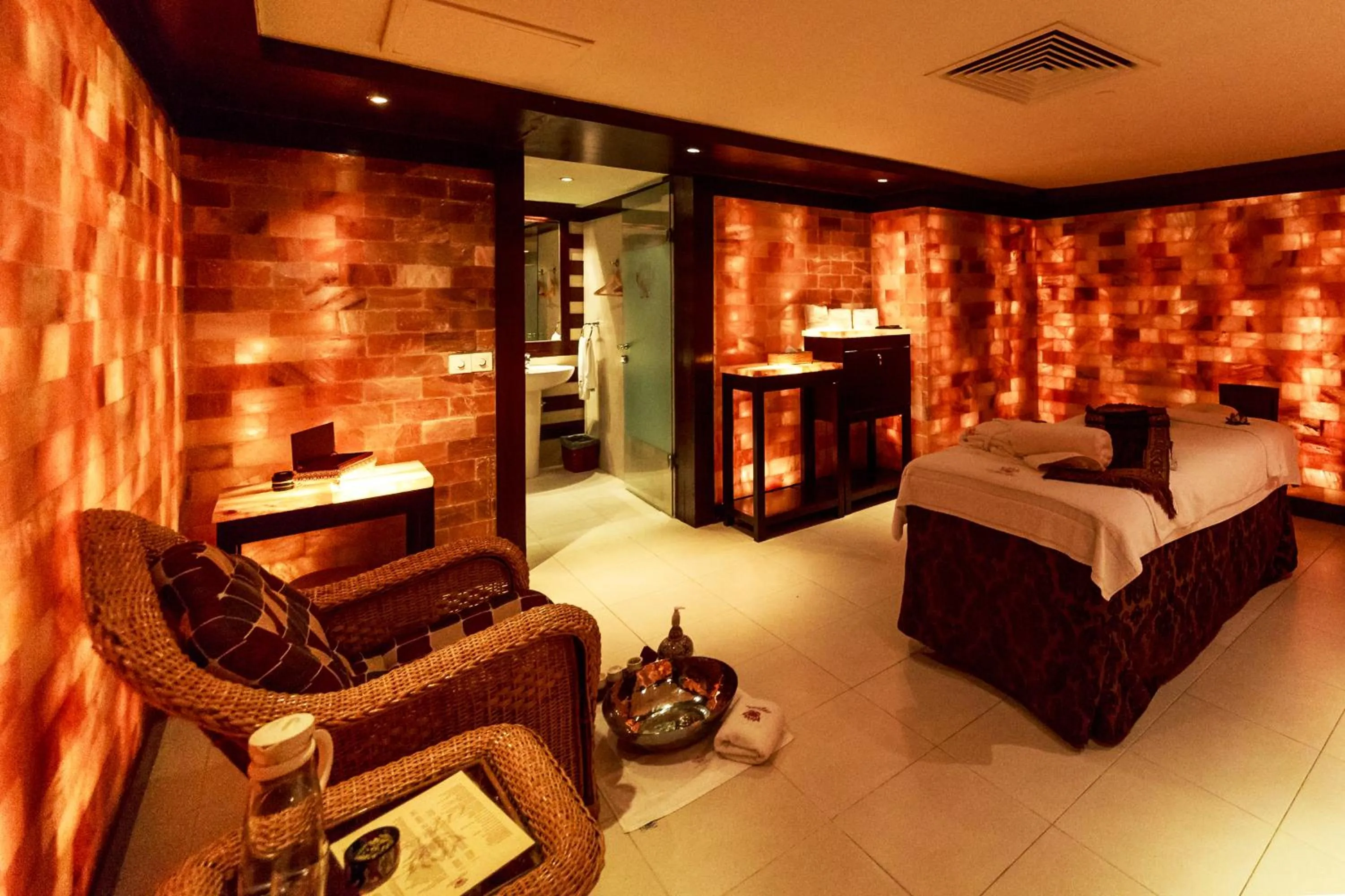 Bed in Islamabad Serena Hotel