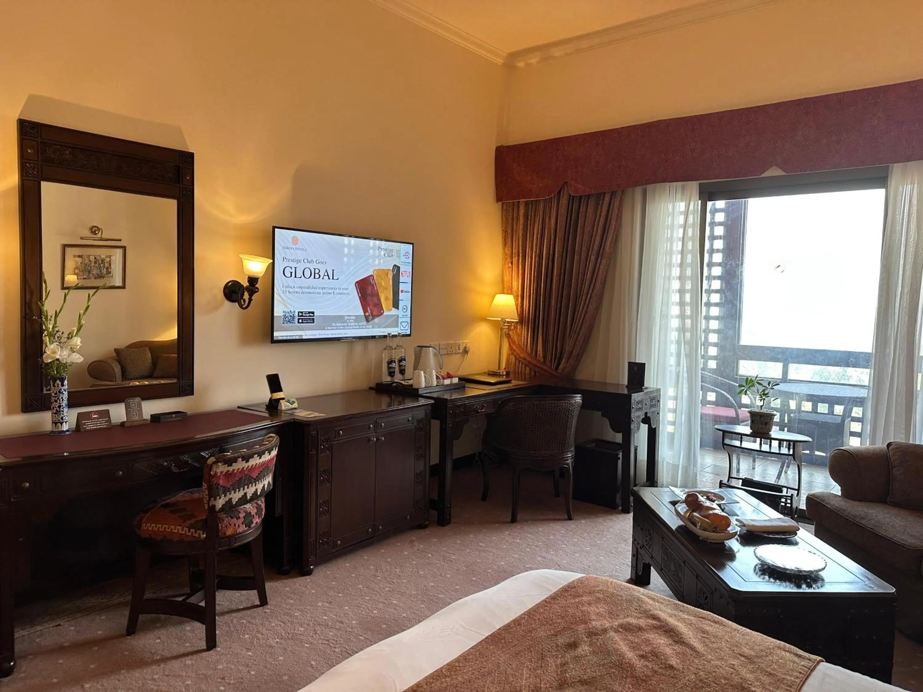 Bed in Islamabad Serena Hotel