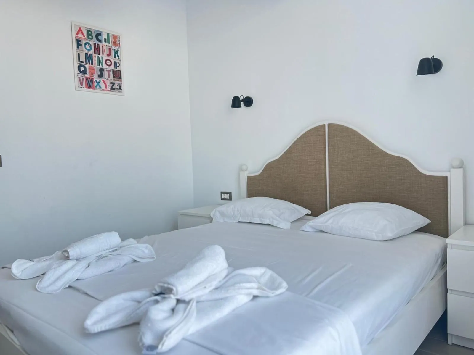 Bed in Aparthotel Ella Mamaia