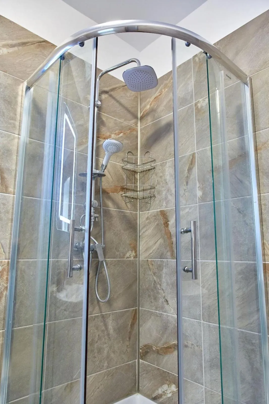 Shower in Aparthotel Ella Mamaia