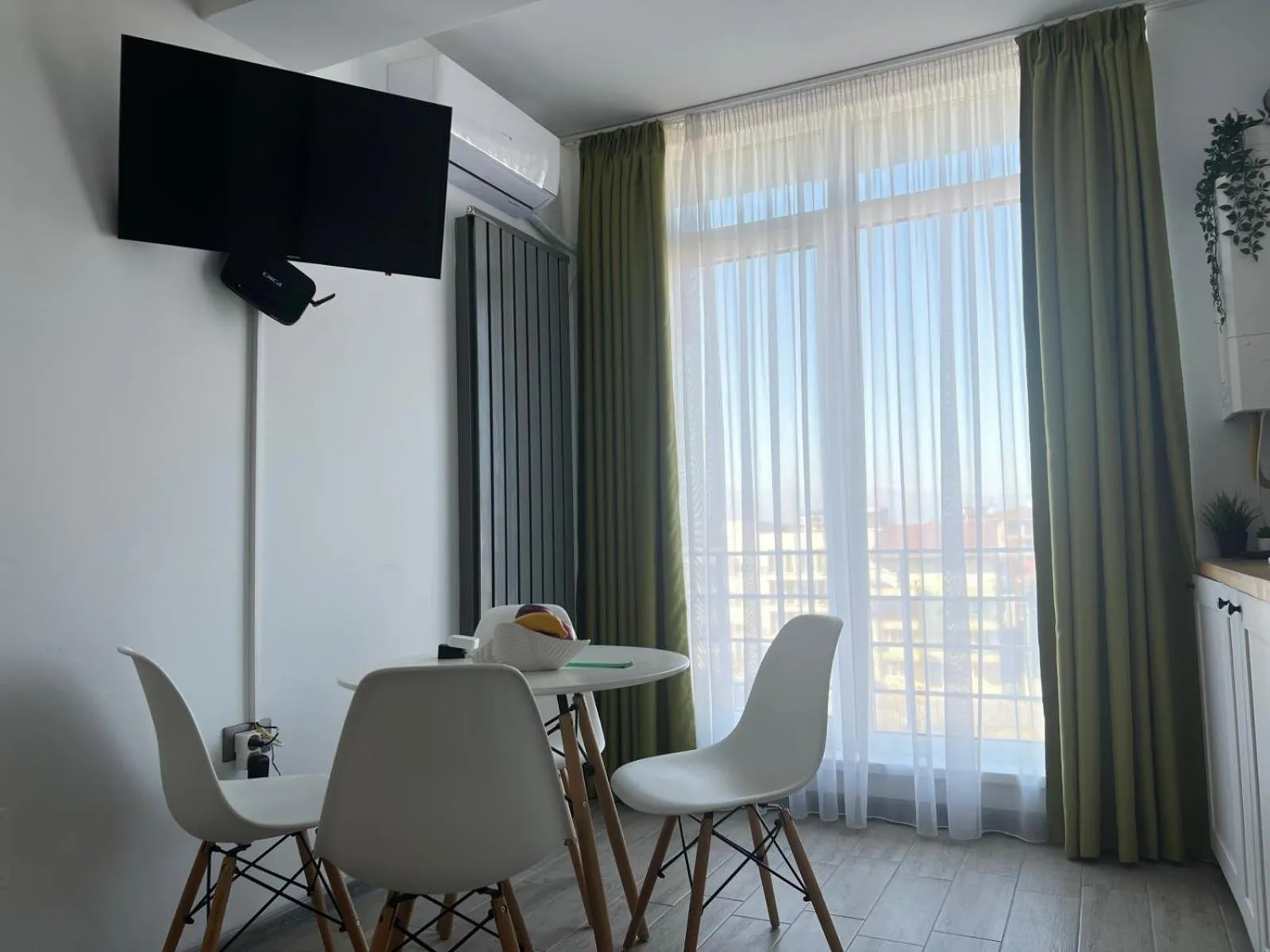 TV and multimedia in Aparthotel Ella Mamaia