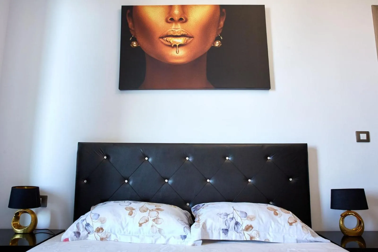 Bed in Aparthotel Ella Mamaia