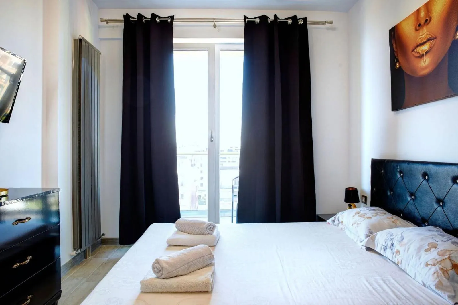 Bed in Aparthotel Ella Mamaia