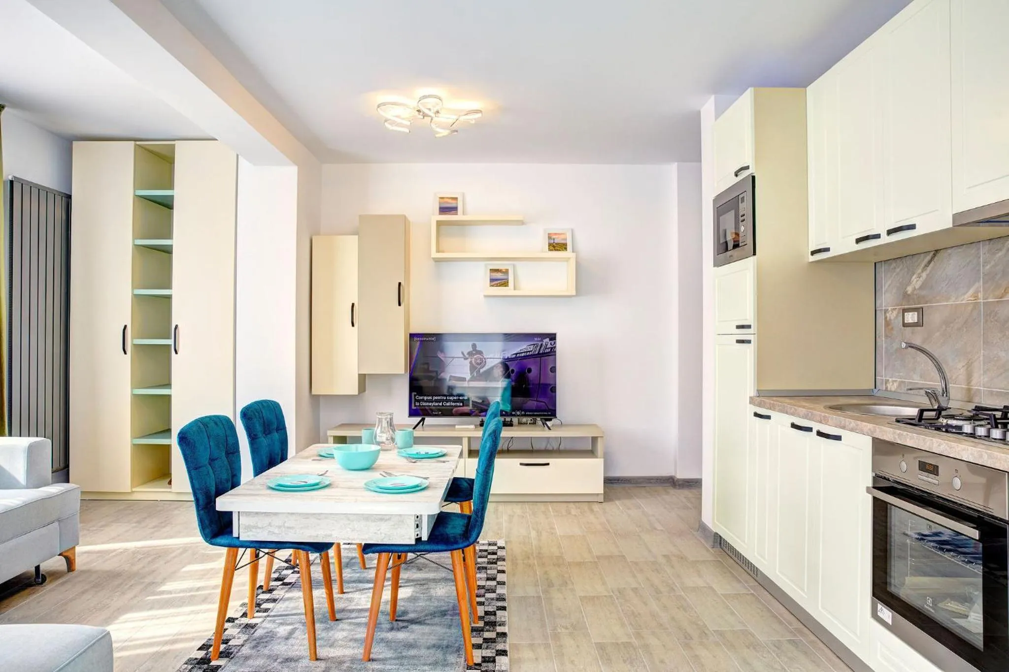 Kitchen or kitchenette in Aparthotel Ella Mamaia