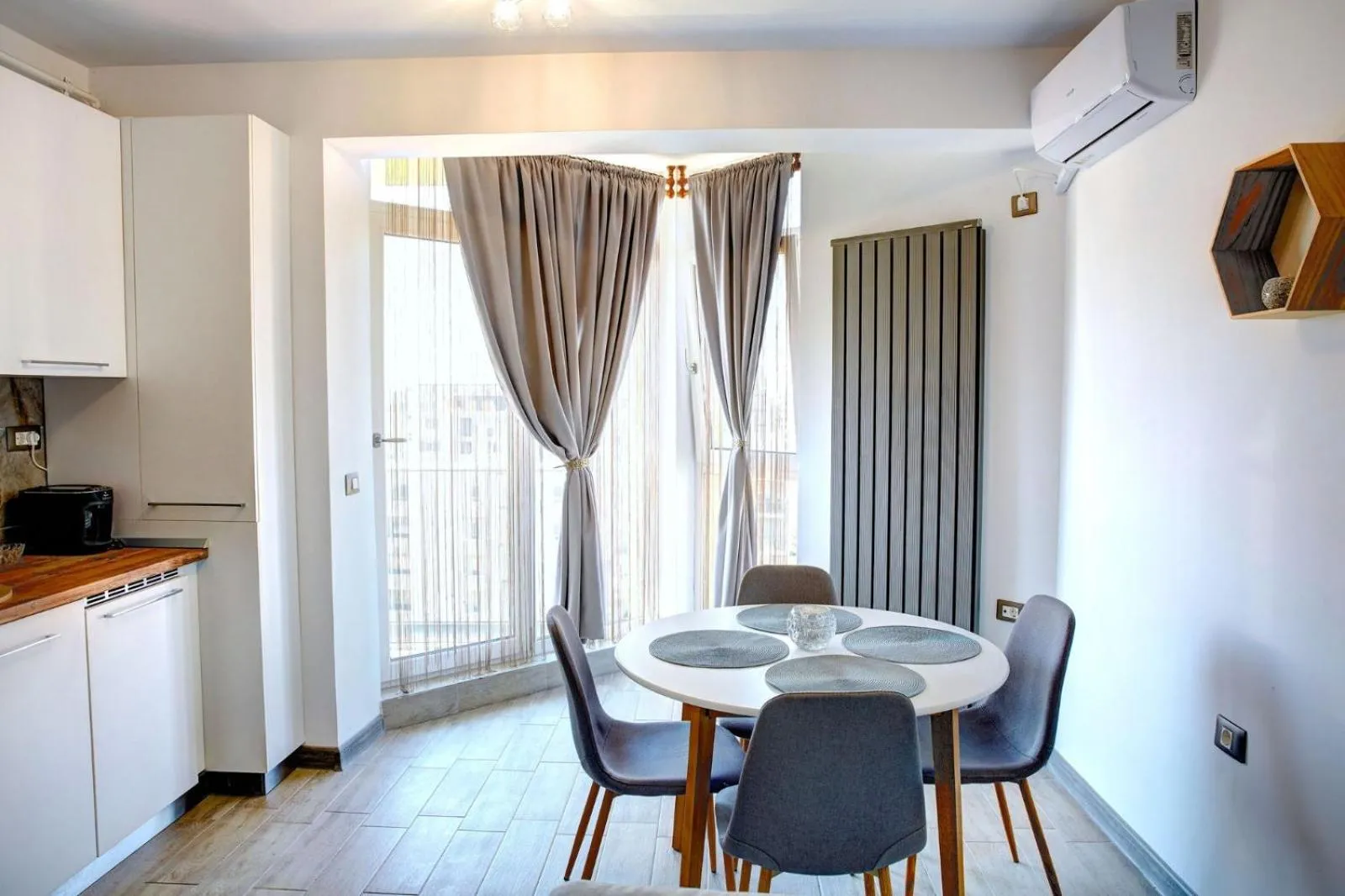 Seating area in Aparthotel Ella Mamaia