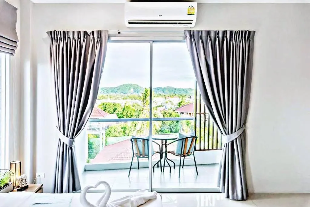 Lemonade Phuket Hotel -SHA Plus