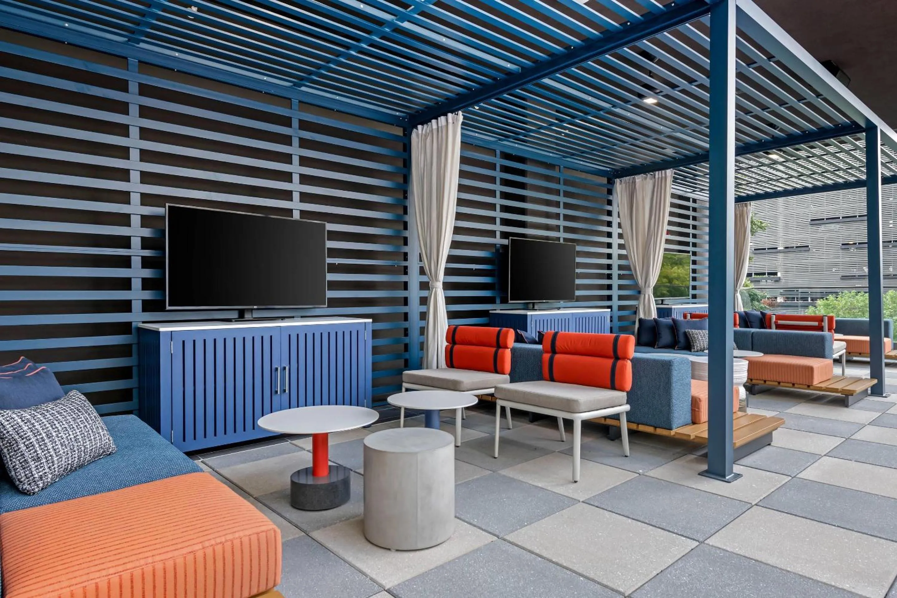 Swimming pool in Cambria Hotel Austin Downtown