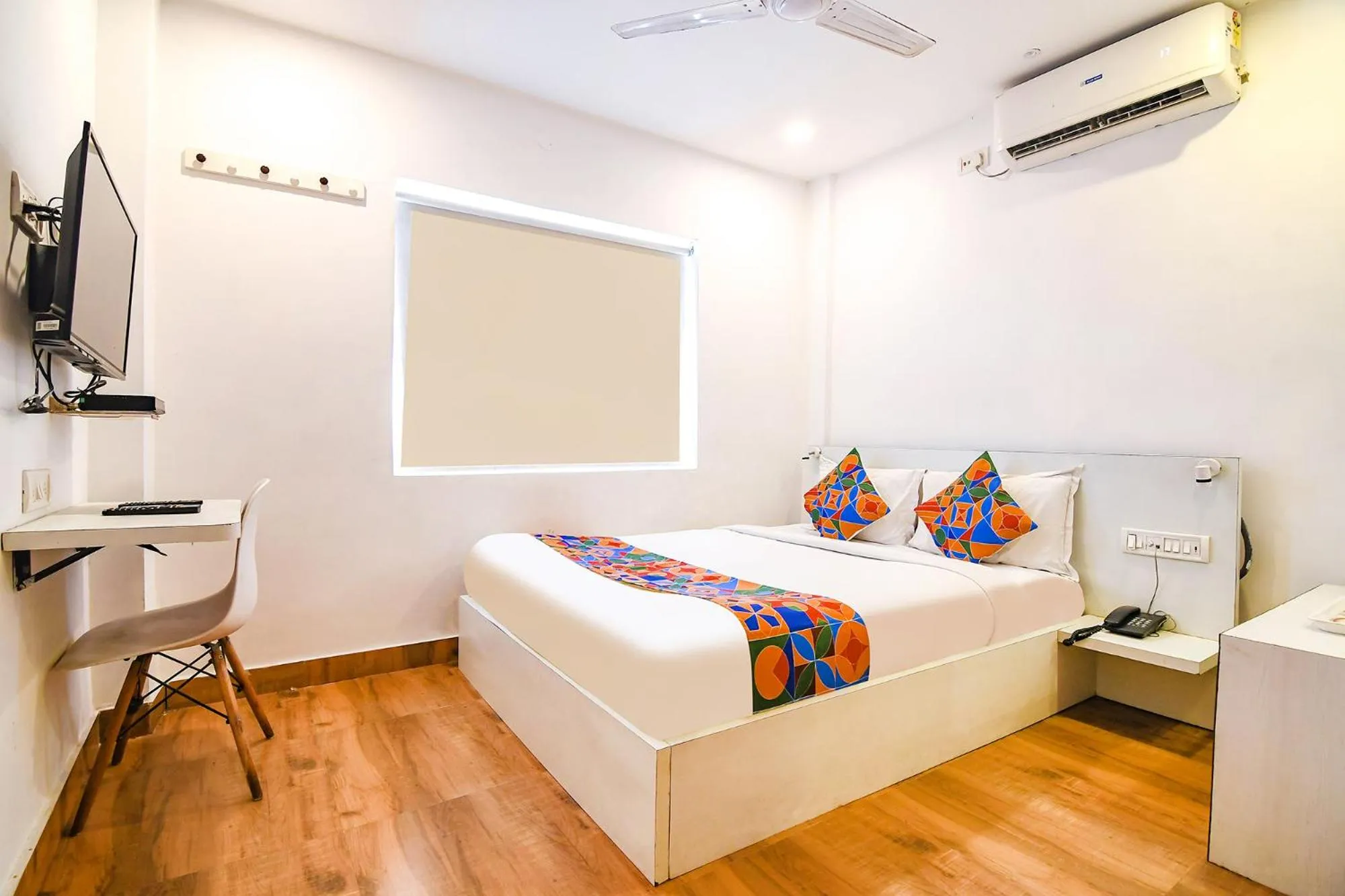 Bed in FabHotel Globe Express - Nr Ruby Hospital